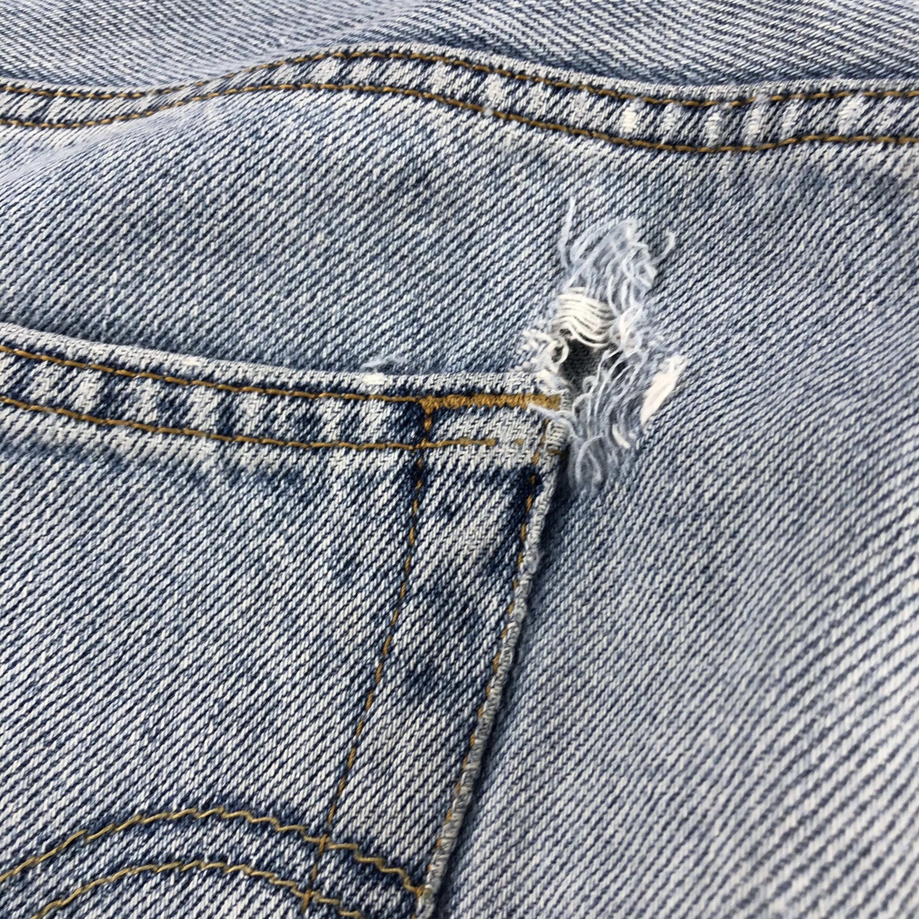 Levi's × Vintage Vintage Light Wash Levis 505 Jeans-JM2553 Size US 34 / EU 50 - 6 Thumbnail