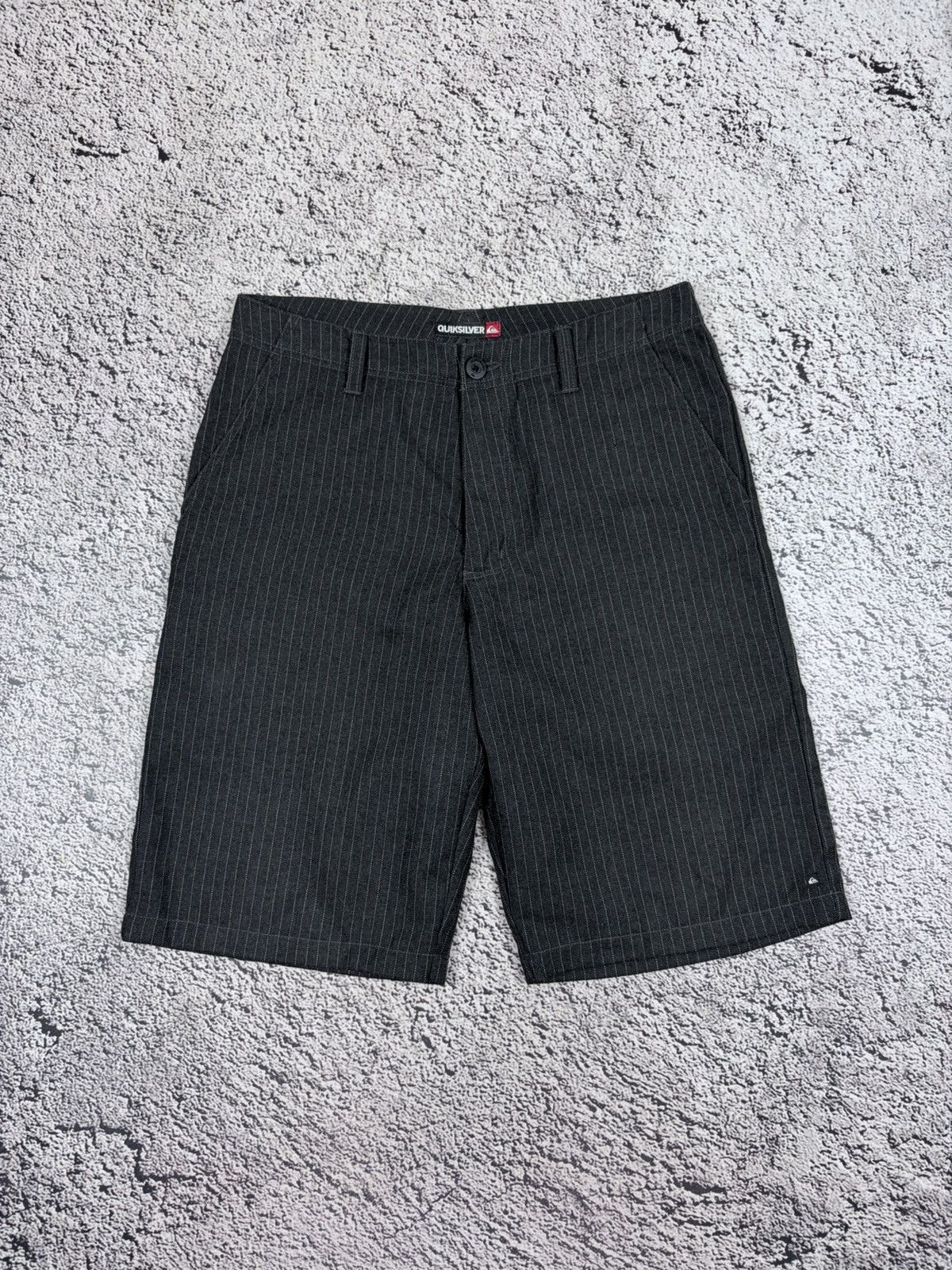 Vintage Quiksilver Y2K Baggy Pinstripe Skate Shorts⁠