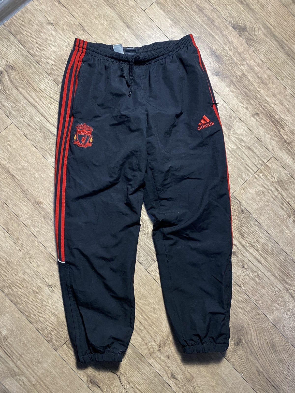 Adidas Vintage Liverpool FC Adidas Football Sweatpants sz L Size US 34 / EU 50 - 1 Thumbnail