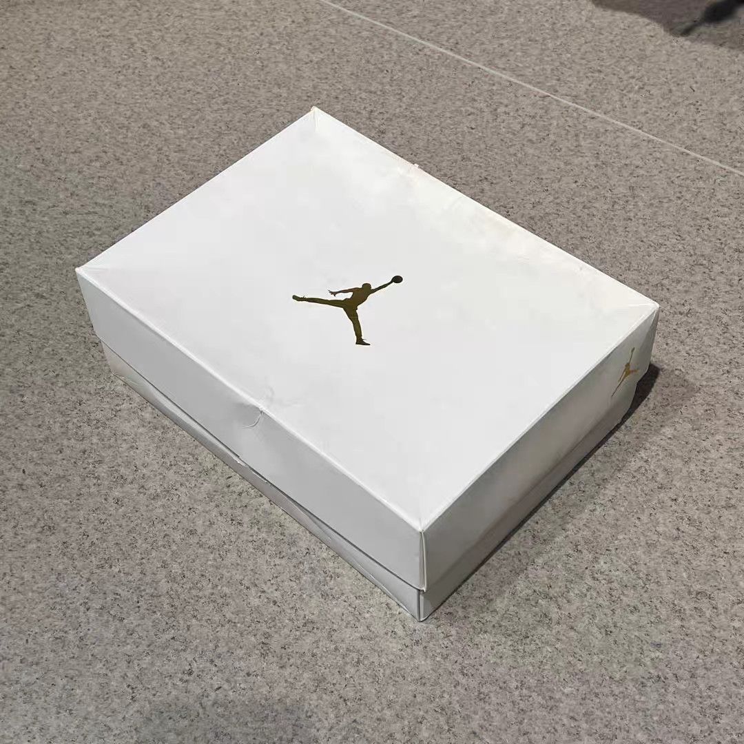Jordan Brand Air Jordan 12 OVO White Gold K15 Size US 11 / EU 44 - 9 Thumbnail