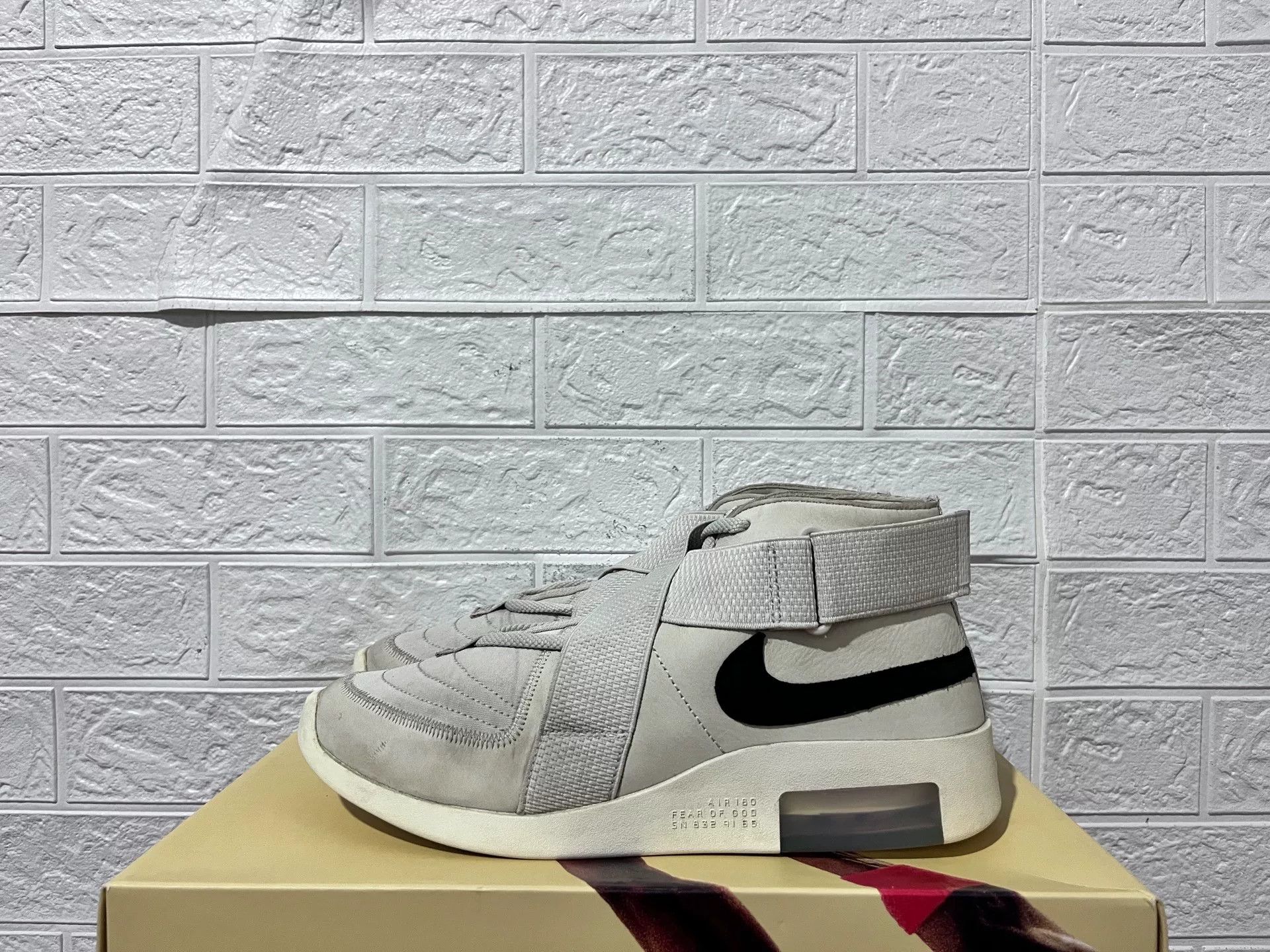 Fear of God Fear of God Retro White Hitop Sneakers 11 Men Size US 11 / EU 44 - 1 Thumbnail