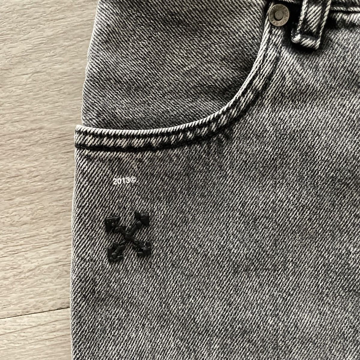 Off-White OFF-WHITE C/O VIRGIL ABLOH VINTAGE JEANS 2013 Size 27" / US 4 / IT 40 - 2 Thumbnail