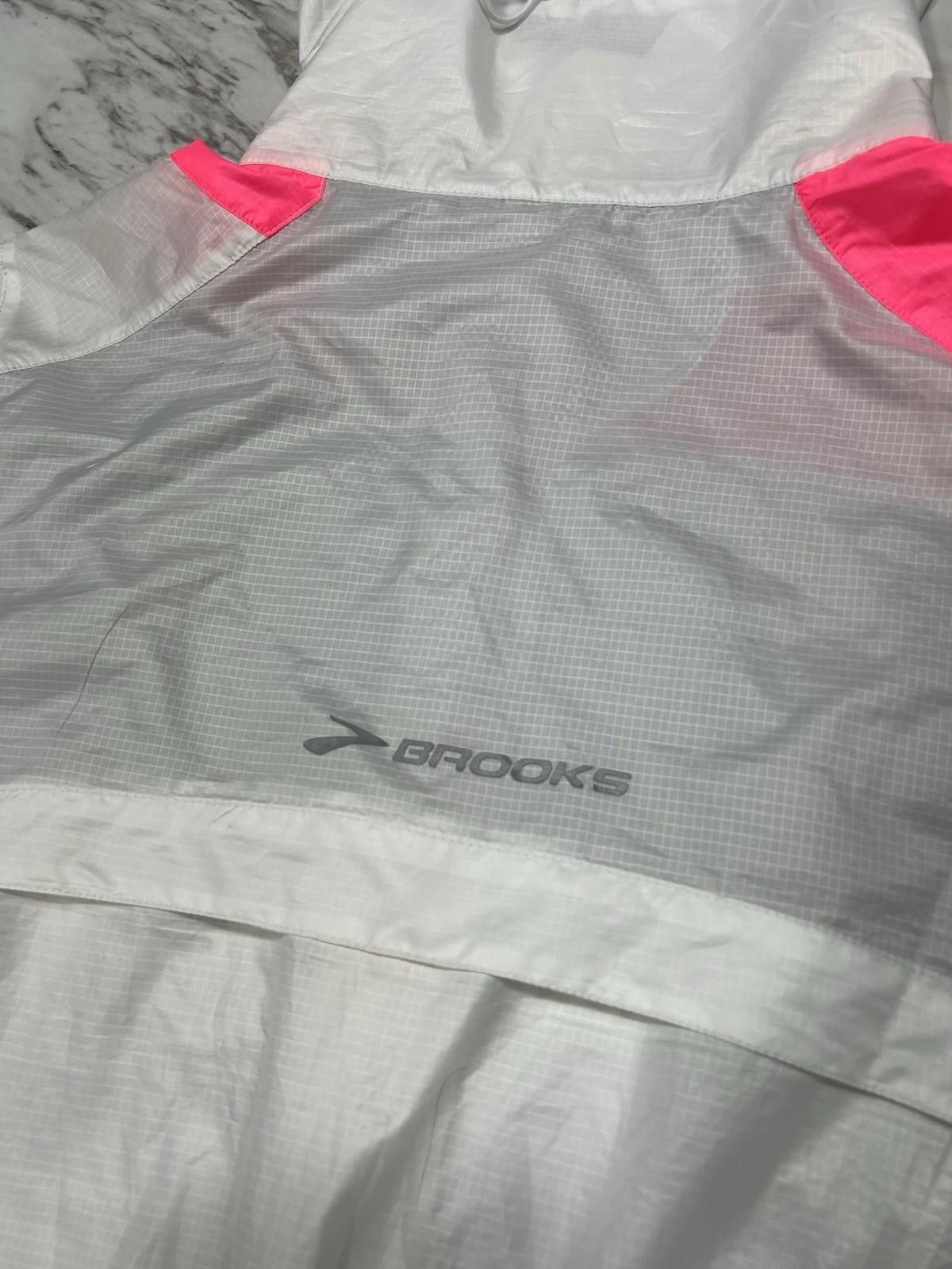Other Brooks Womens Lightweight Hooded Windbreaker White Pink #8 Size S / US 4 / IT 40 - 9 Thumbnail