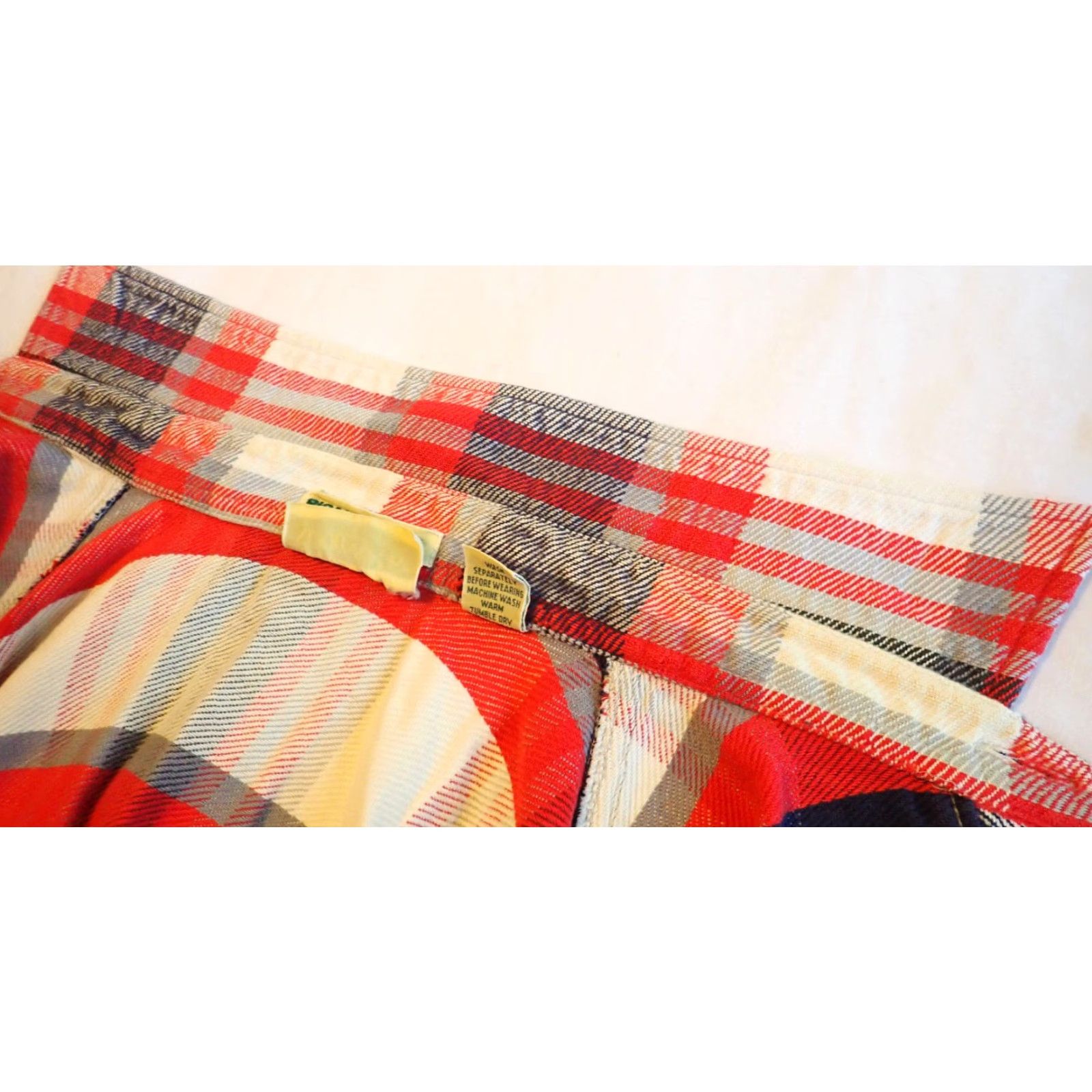 Vintage VINTAGE St. John's Bay Big Mac Flannel Shirt LT Black Red White Plaid Long Sleeve Button-Up 90s Mens Size US L / EU 52-54 / 3 - 4 Thumbnail