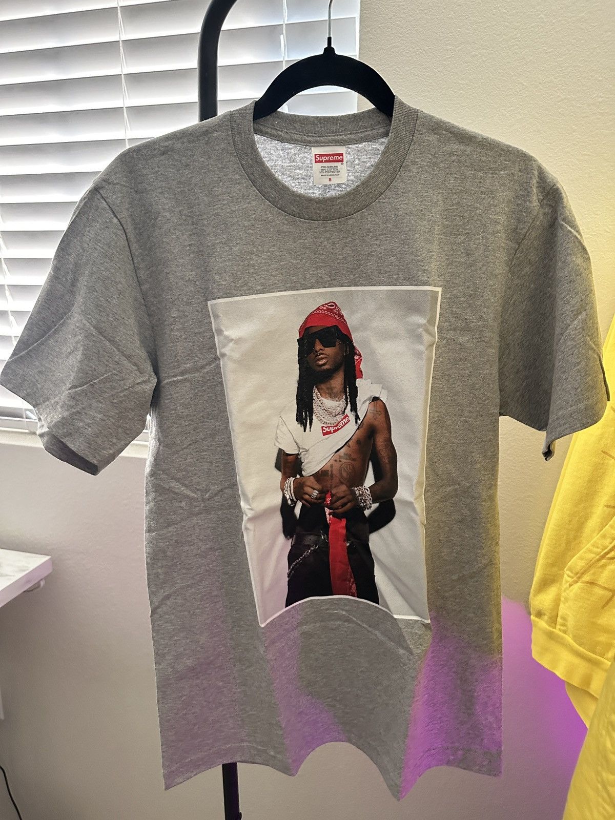 Supreme Playboi Carti Tee グレー L Supreme Playboi Carti Tee Grey (FW25) – STEALPLUG KL