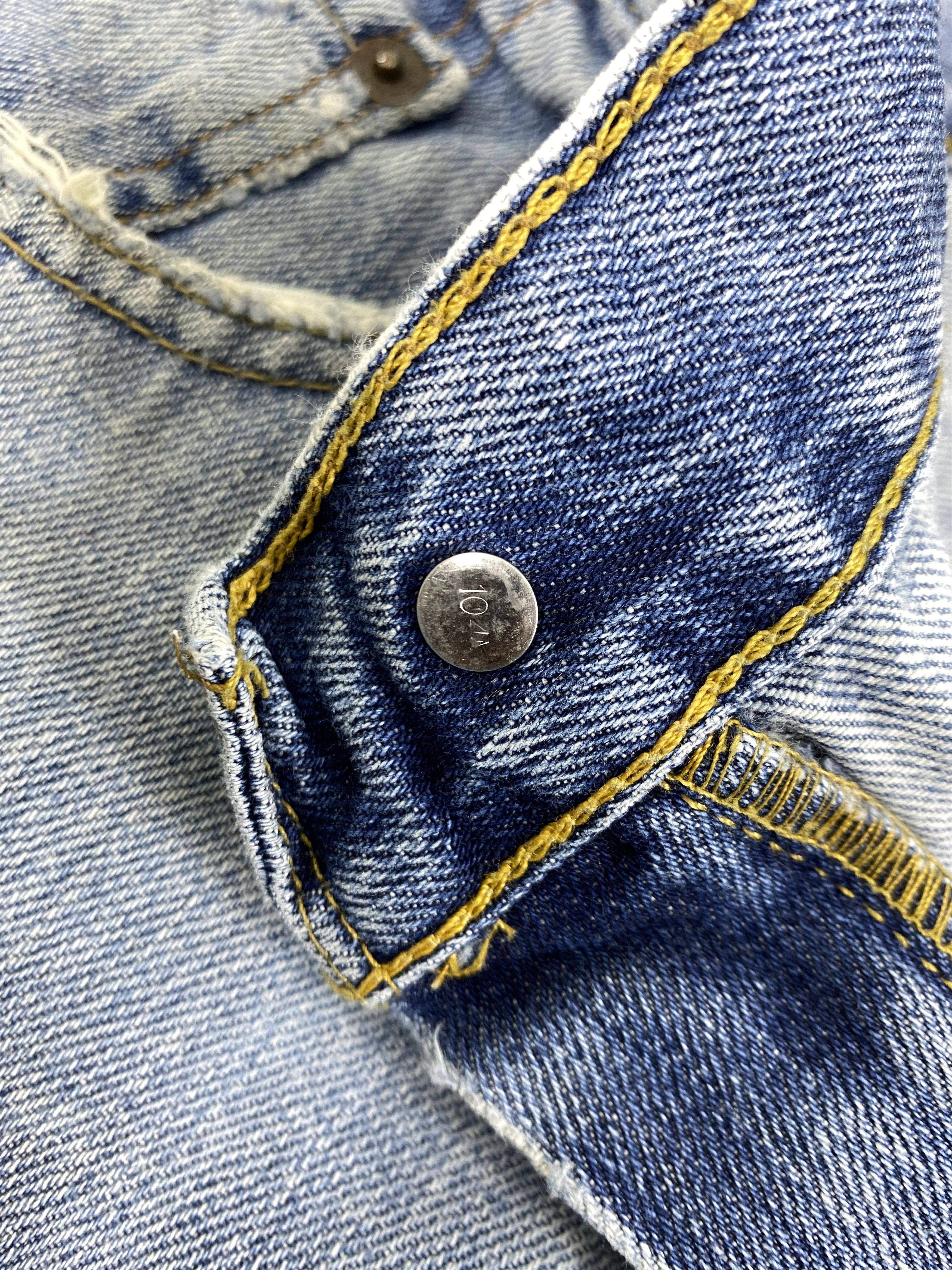 Levi's Blue Wash Vintage Levi's 569 Loose Straight Denim -JN420 Size US 33 - 7 Thumbnail
