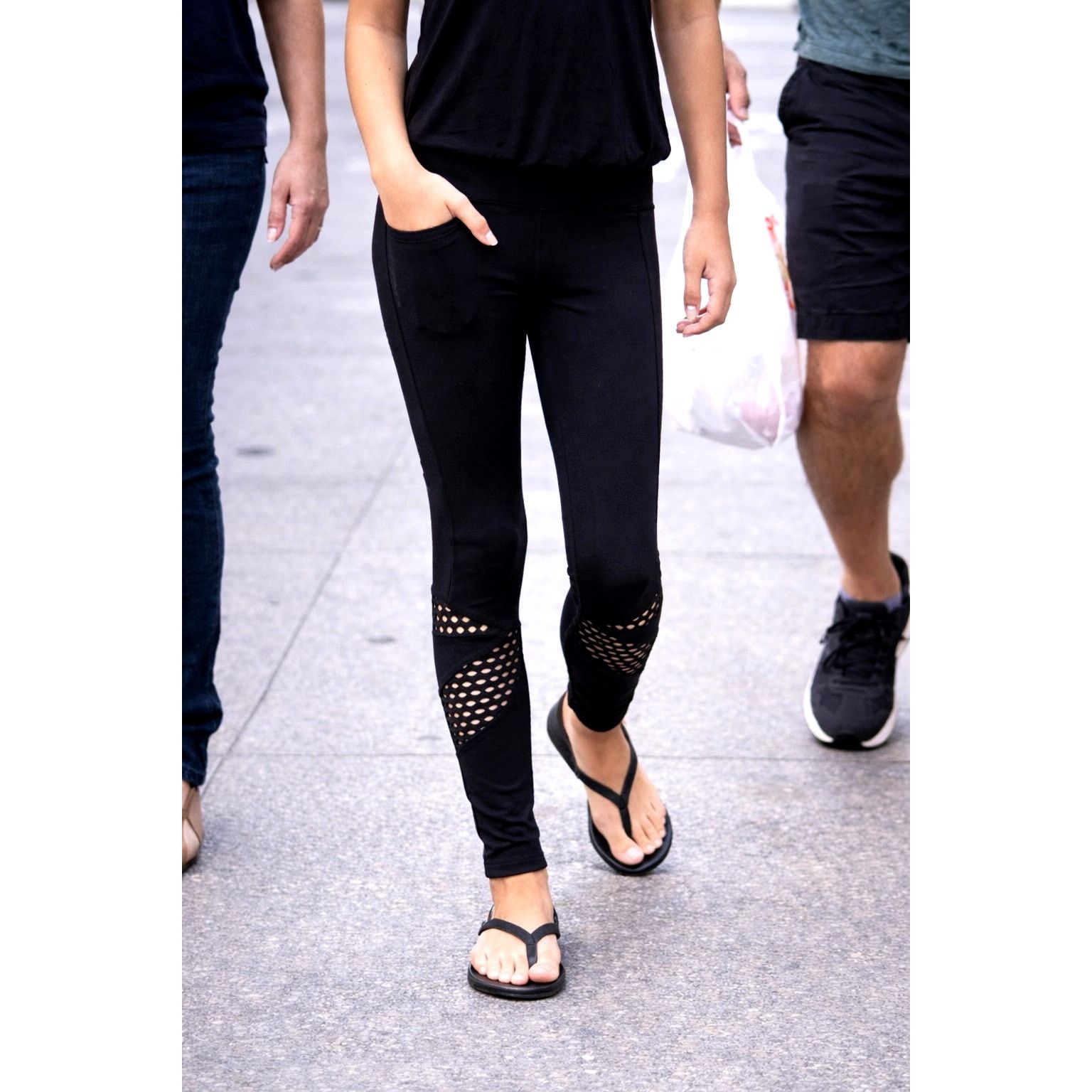 Other Justice Mesh Cut Out Full Length Leggings Black kids M (10) Size 32" / US 10 / IT 46 - 1 Thumbnail