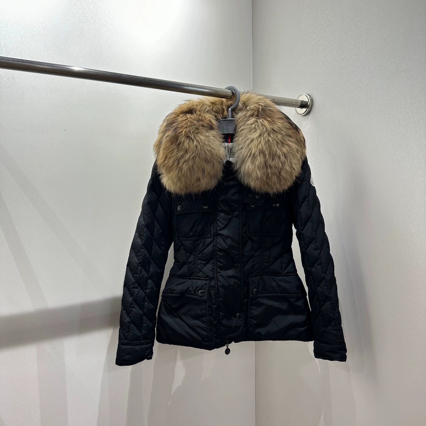 Moncler Moncler fur collar logo waist-tie down jacket 0 Size XS / US 0-2 / IT 36-38 - 1 Thumbnail