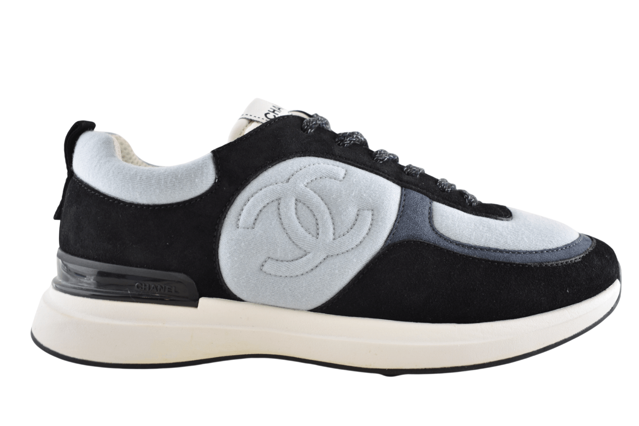 Chanel Chanel 22B Black White CC Logo Suede Flat Trainer Sneaker 40 Size US 10 / IT 40 - 1 Thumbnail