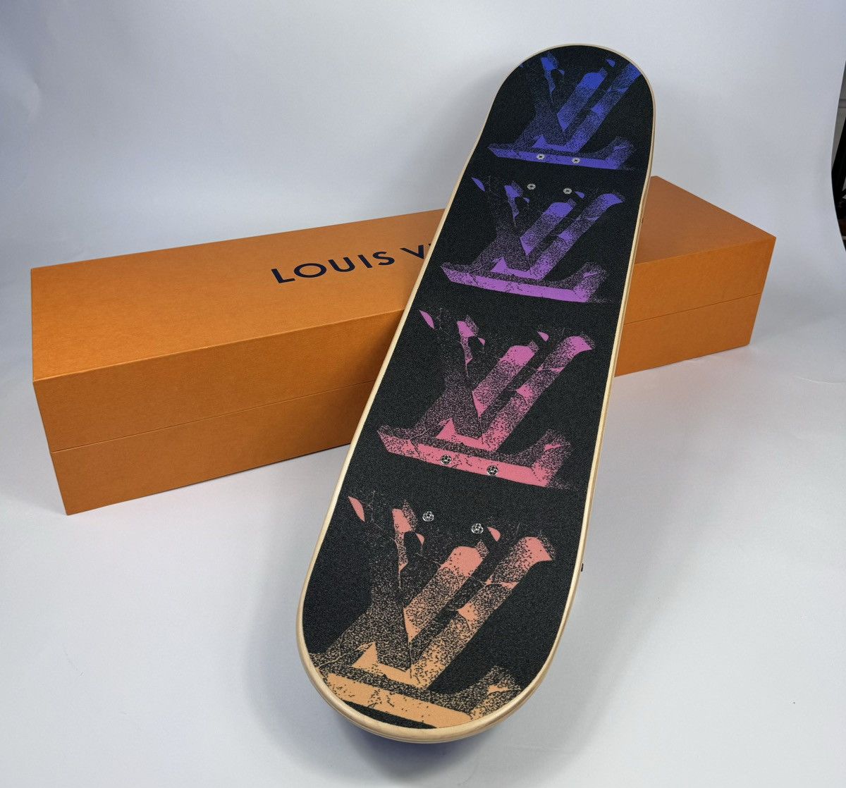ILLUSION MONOGRAM SKATE BOARD