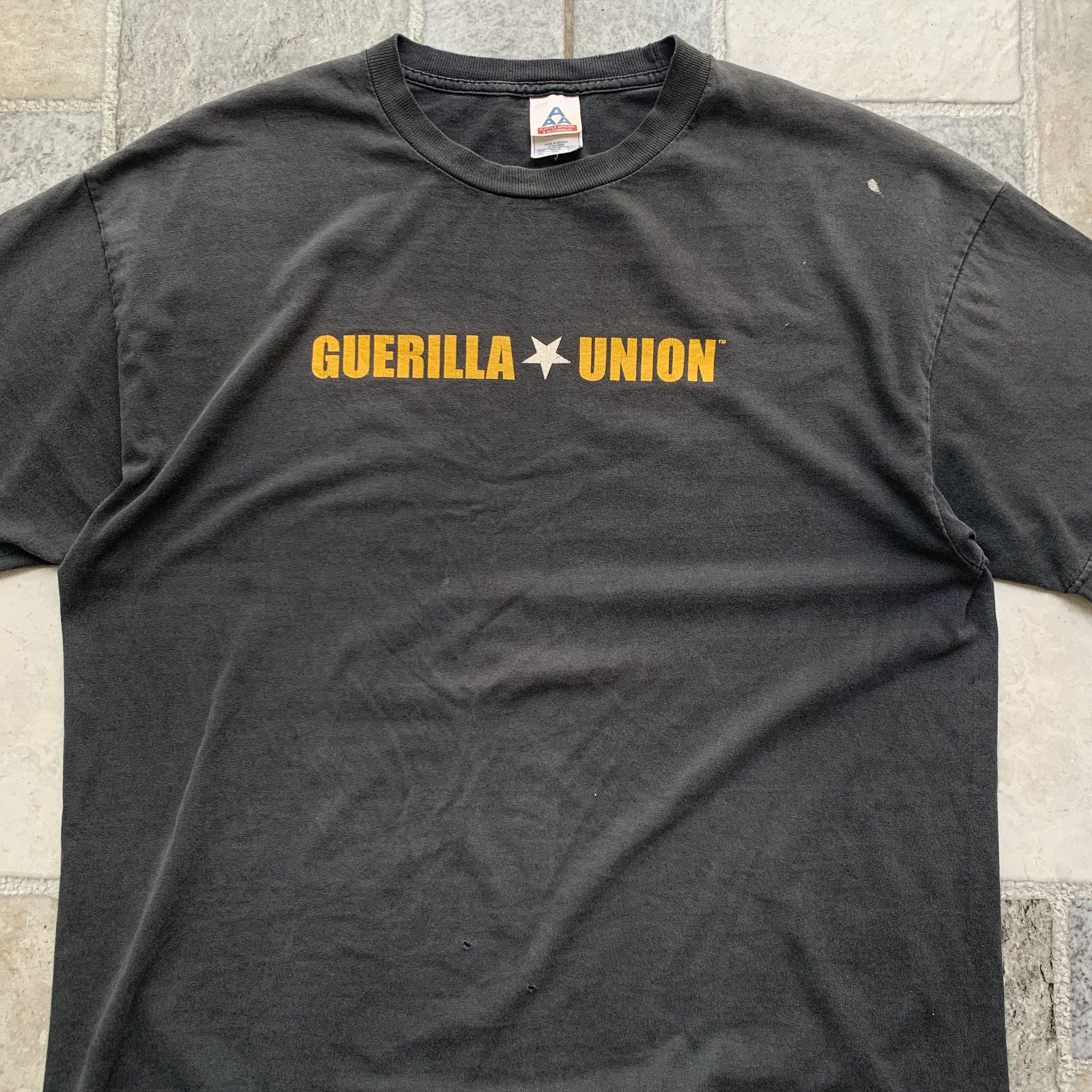 Vintage Vintage Guerilla Union Wutang Clan Rip ODB Rap Tee Shirt Size US XL / EU 56 / 4 - 2 Thumbnail