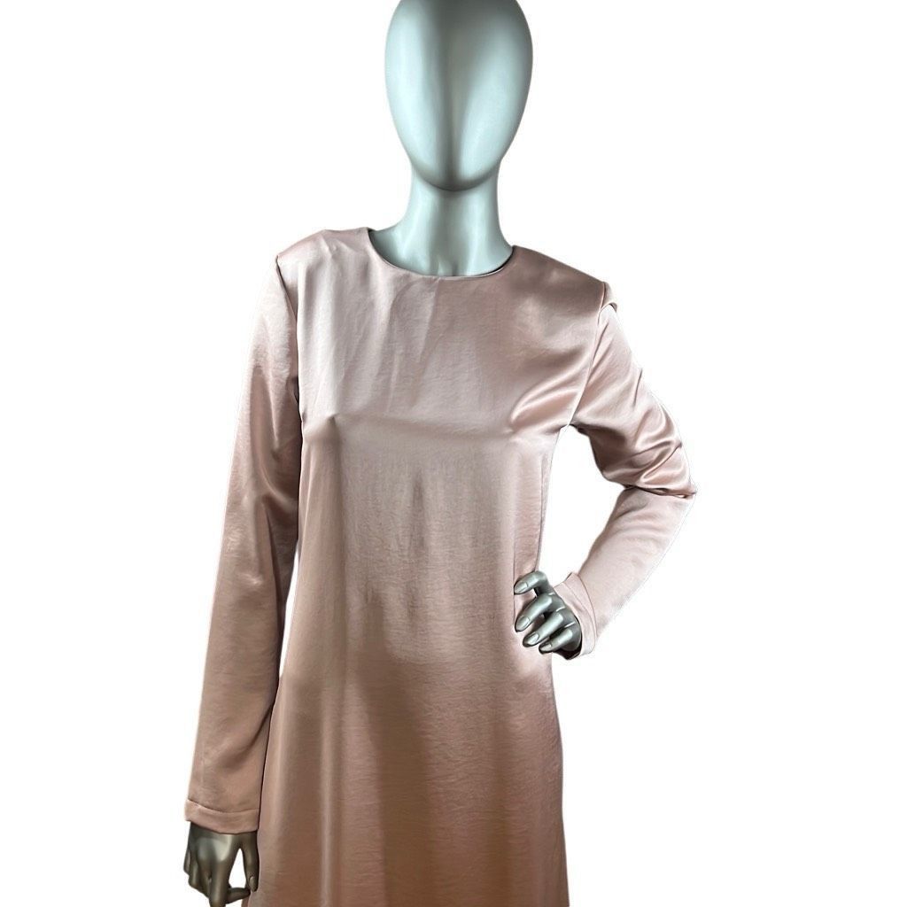 Blush NWT SOALLURE Satin Blush Long Trapeze Dress (004) Size M / US 6-8 / IT 42-44 - 5 Thumbnail