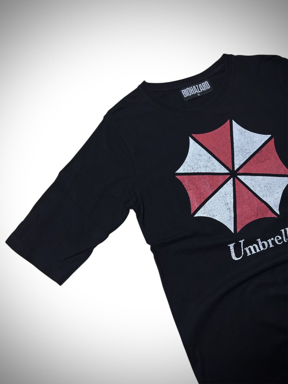 Playstation Umbrella Corporation Resident Evil Capcom Game Tee Size US M / EU 48-50 / 2 - 2 Thumbnail