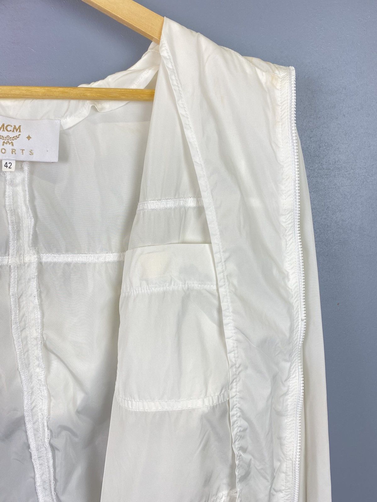 Vintage Vintage MCM Sports Rain Coat Men’s Luxury Size 42 White Top Size US XS / EU 42 / 0 - 11 Thumbnail