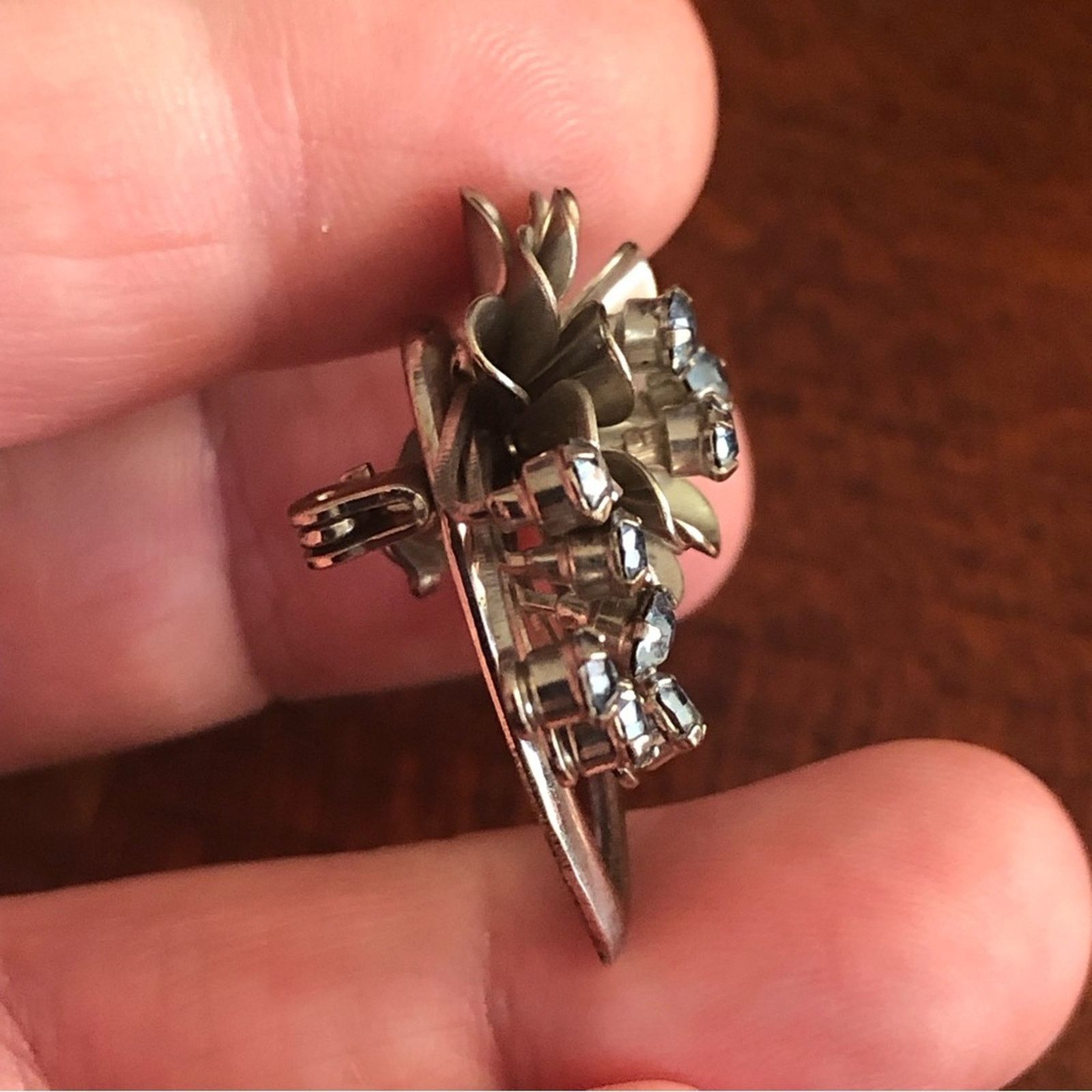 Vintage Vintage silver plated floral design blue stone brooch pin Size ONE SIZE - 5 Thumbnail