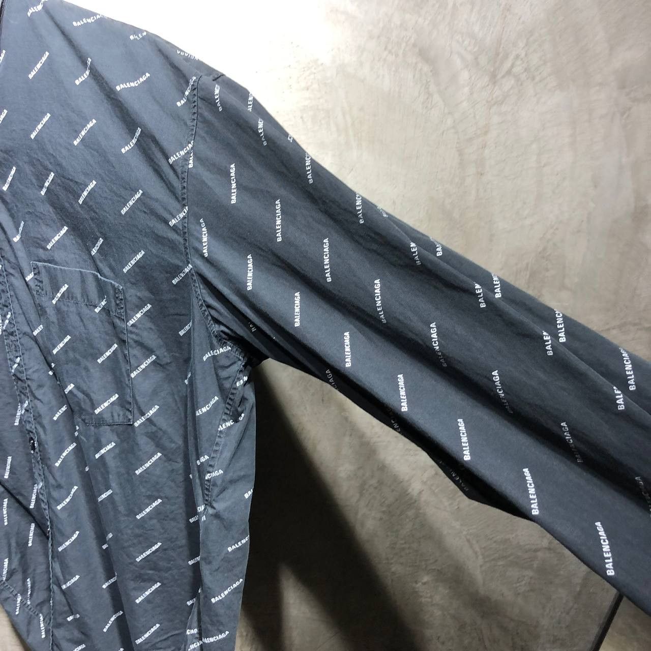 Balenciaga Balenciaga All over print logo button down L/S Size US XXL / EU 58 / 5 - 6 Thumbnail