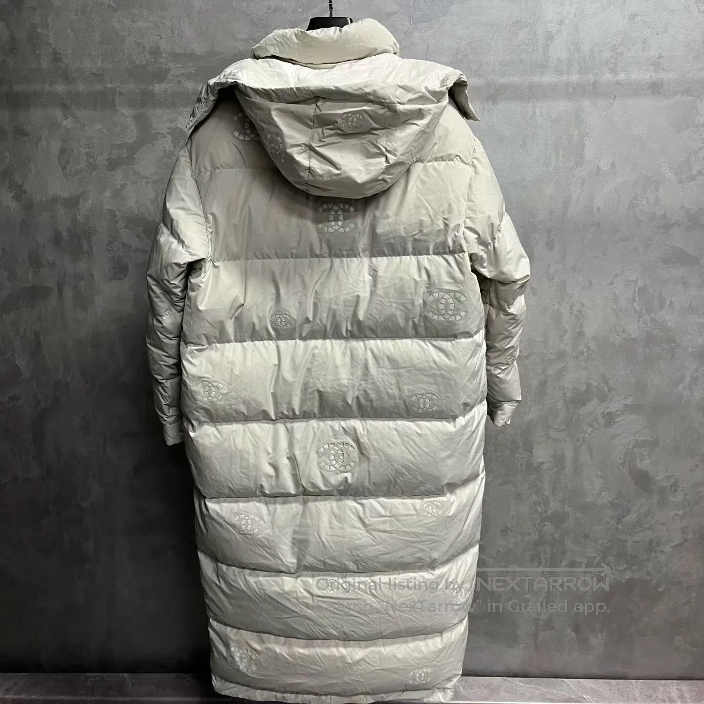Chanel Chanel SIZE 42 Long printed hooded jacket with a plush lin Size L / US 10 / IT 46 - 5 Thumbnail
