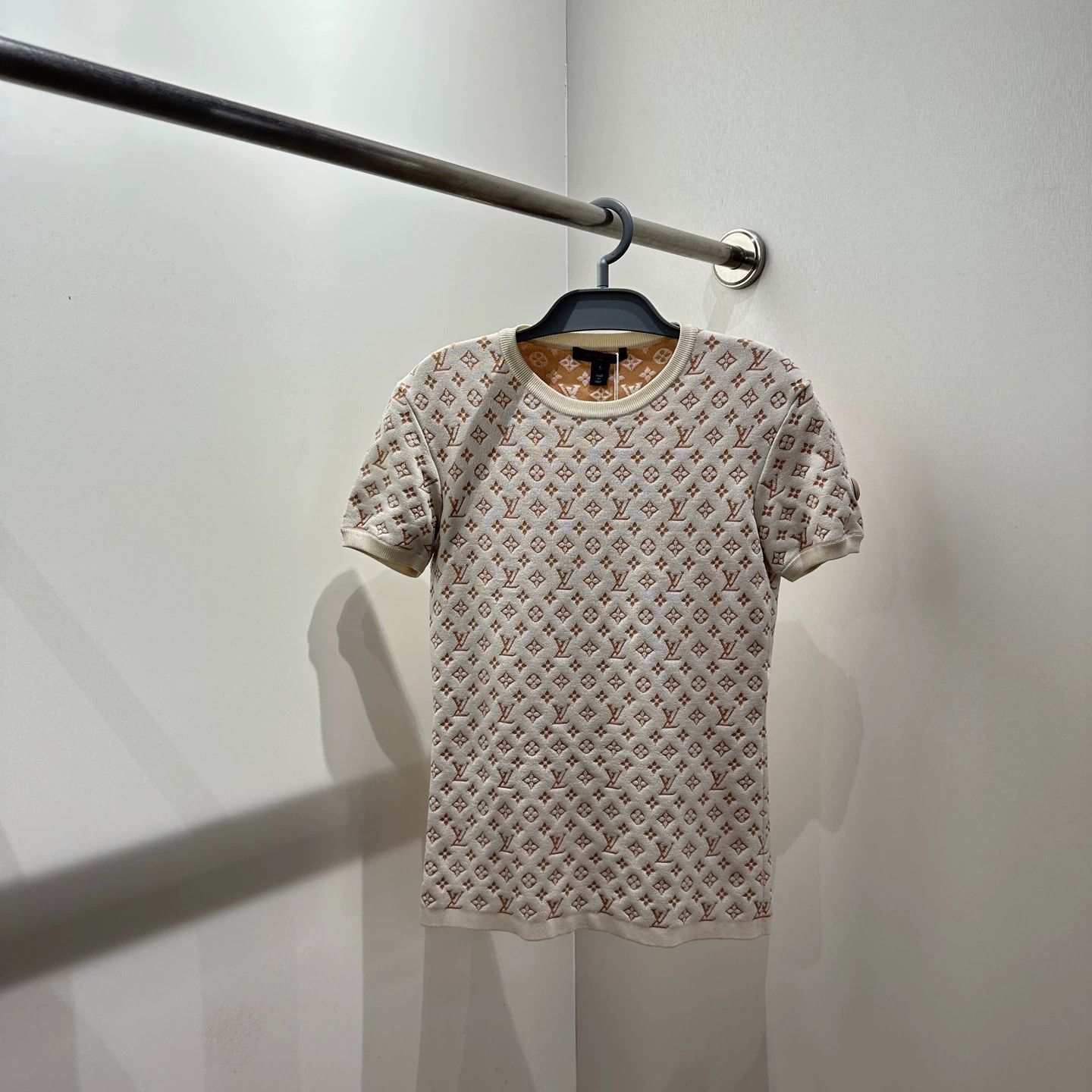 Louis Vuitton Louis Vuitton 24SS All-Over Monogram Silk Tee Size S Size S / US 4 / IT 40 - 1 Thumbnail