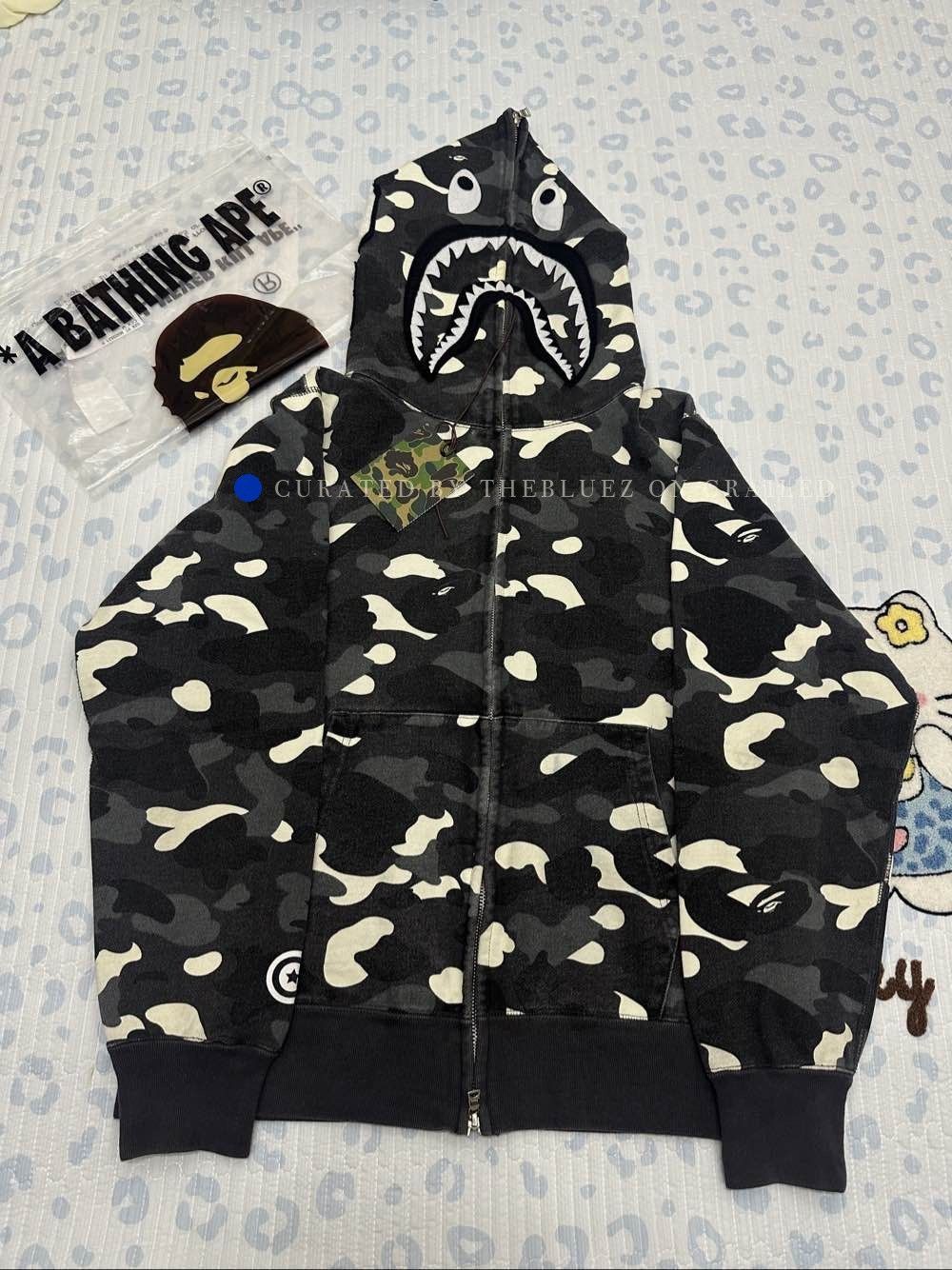Bape Camo Shark Print Zip-Up Hoodie Size L Size US L / EU 52-54 / 3 - 1 Preview