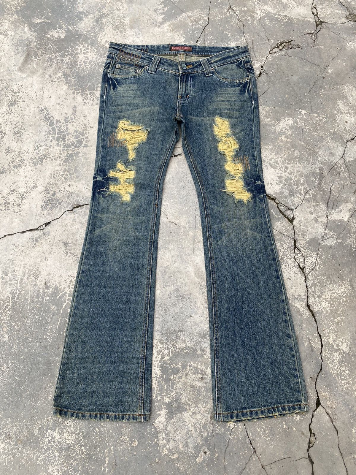 Japanese Brand FLOWER CIRCLE Distressed Flare Size US 32 / EU 48 - 1 Thumbnail
