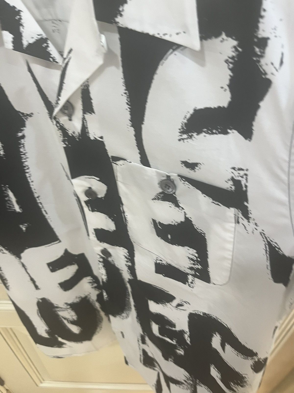 Alexander McQueen logo Graffiti print bowling shirt size 15++ Size US M / EU 48-50 / 2 - 14 Thumbnail