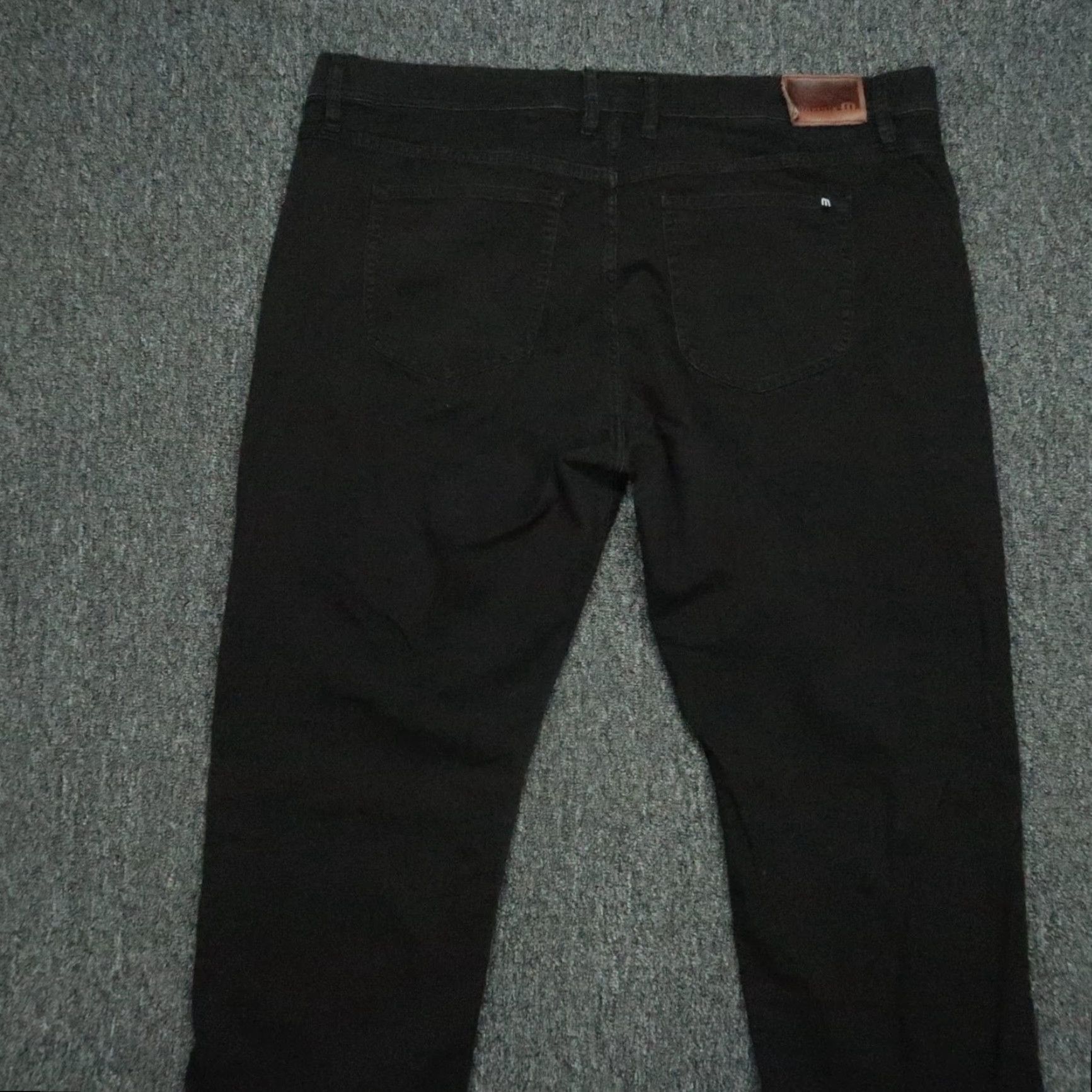 TravisMathew Travis Mathew Jeans Mens 40x33 Black 5 Pocket Straight Denim Legacy Size US 40 / EU 56 - 5 Thumbnail