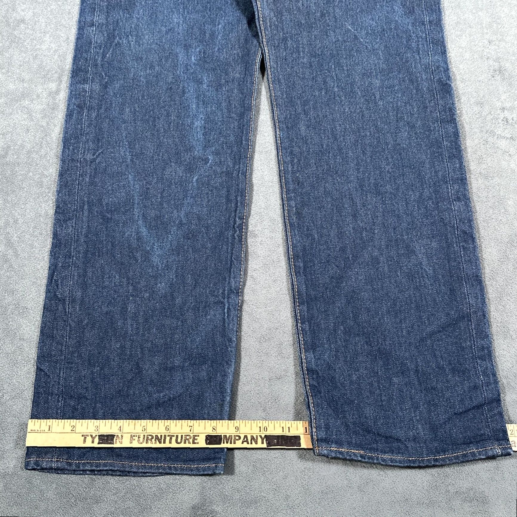 Levi's VINTAGE Levis 501 Jeans Mens 33x32 Blue Straight Leg Button Fly Raw Denim Shrink To Fit Size US 33 - 2 Thumbnail