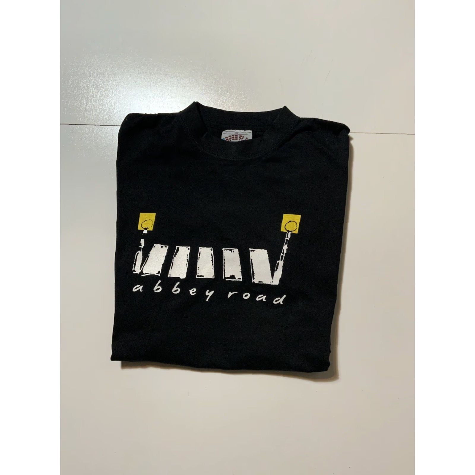Vintage VINTAGE Abbey Road The Beatles Graphic Black Rock Band S/S T-Shirt XL Sz. XL Size US S / EU 44-46 / 1 - 2 Thumbnail