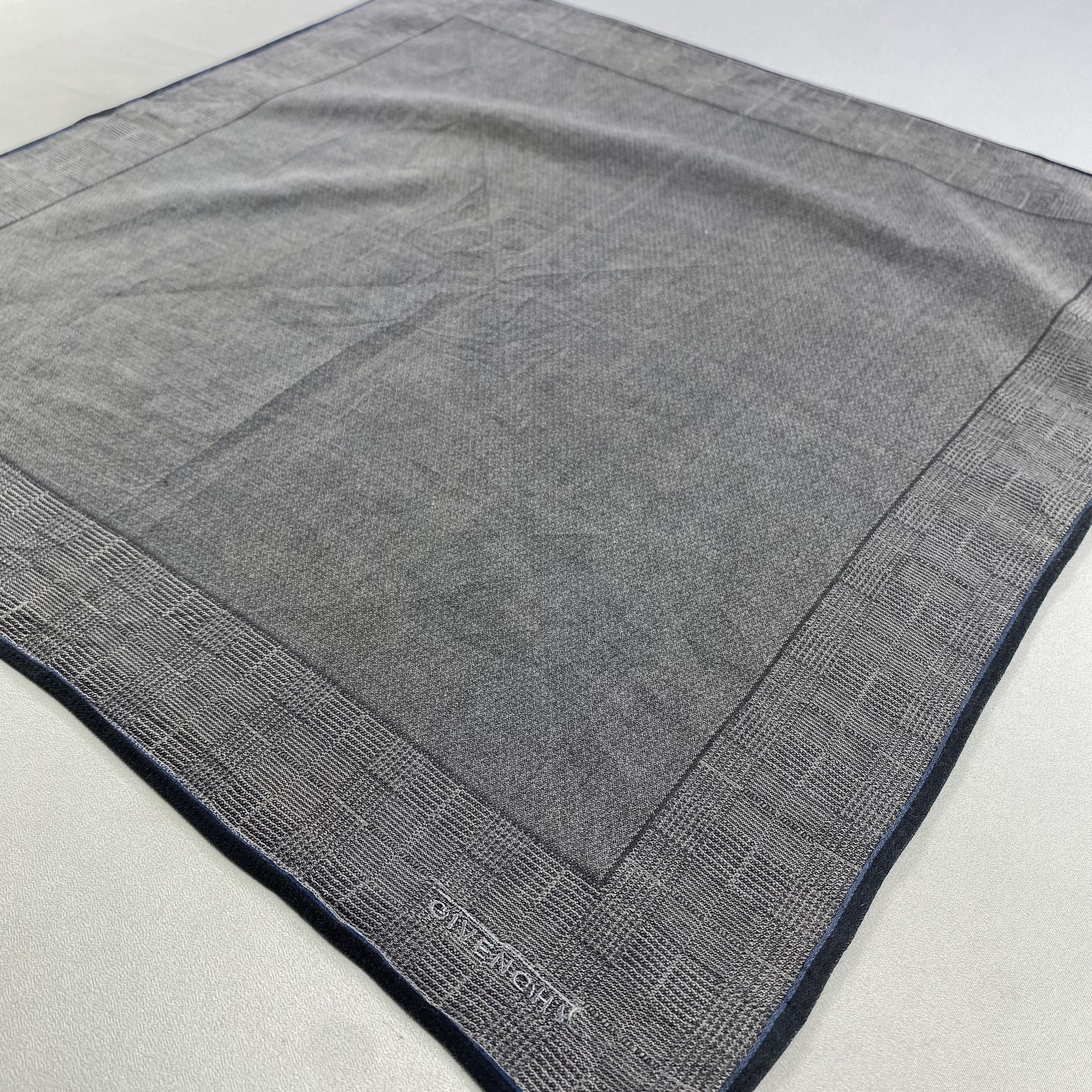 Vintage Givenchy Bandana/ Handkerchief / Neckerchief Size ONE SIZE - 2 Thumbnail
