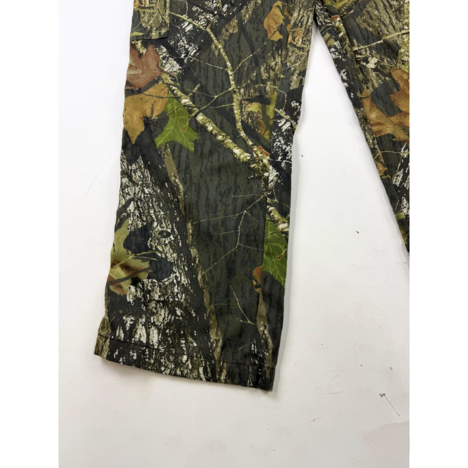 Vintage Mossy Oak Break-Up Mens Cargo Pants 42x30 Camouflage Green Adjustable Waist Pockets Workwear Outdoor Hunting Size US 36 / EU 52 - 4 Thumbnail