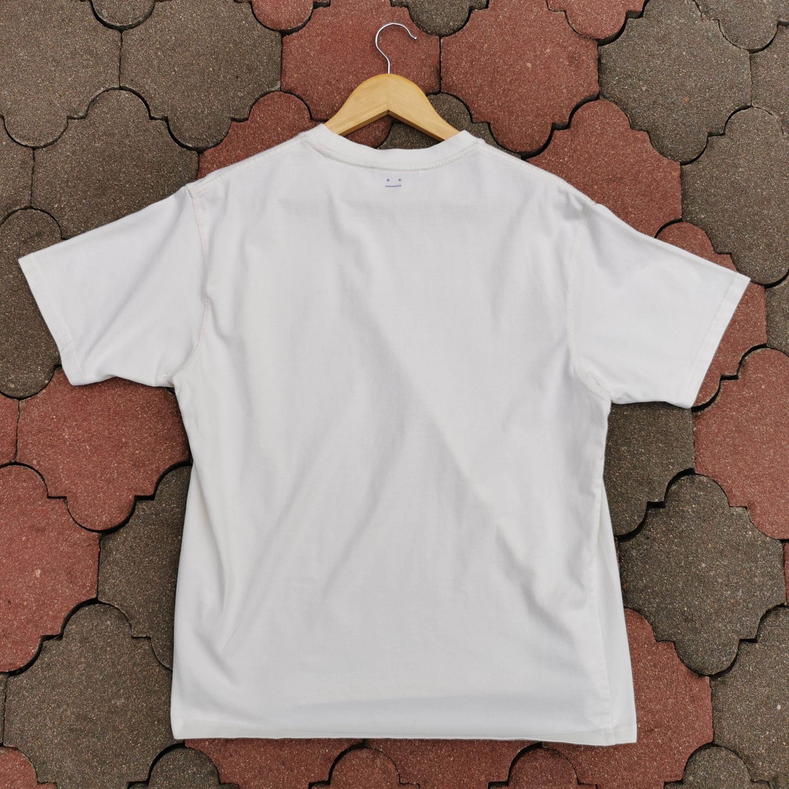 Designer Acne Studios Face Patch Crewneck Boxy Cut T-Shirt Size US S / EU 44-46 / 1 - 4 Thumbnail