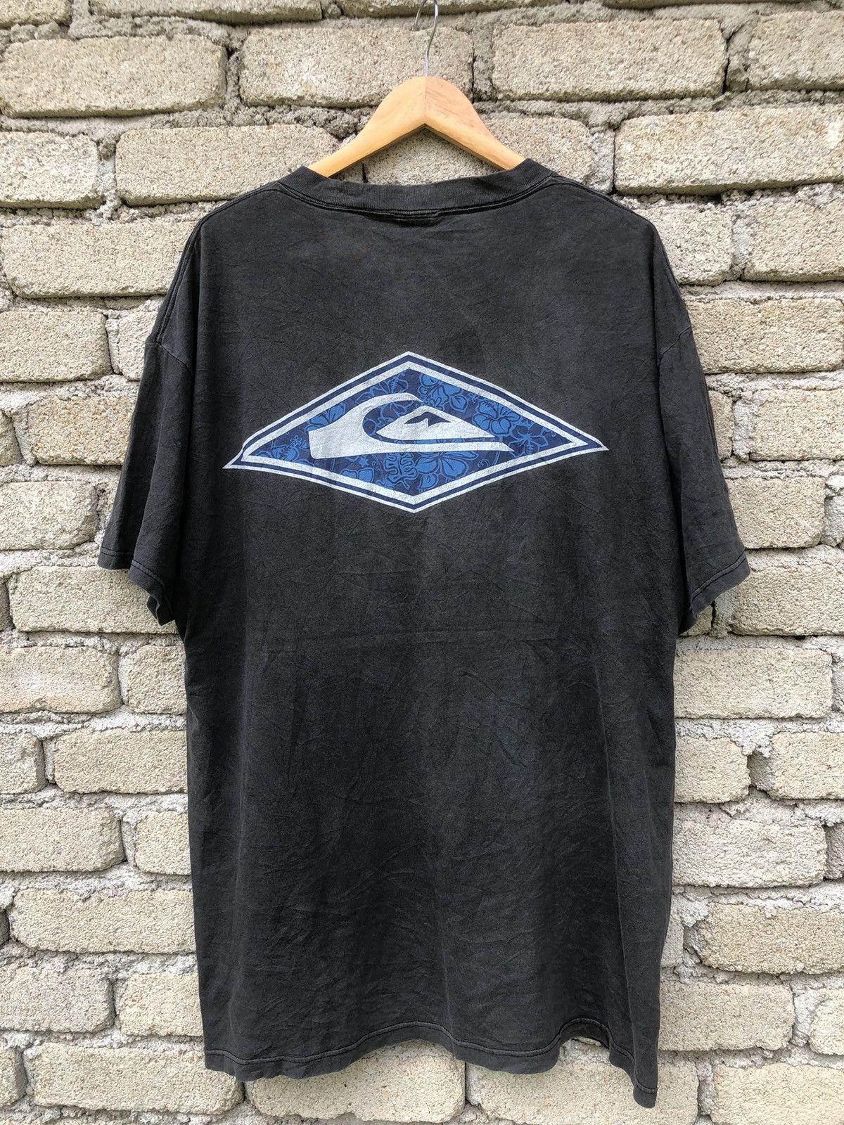 Quiksilver × Vintage Vintage 90s Faded Quiksilver Big Logo Backhit Tshirt Size US XL / EU 56 / 4 - 1 Thumbnail