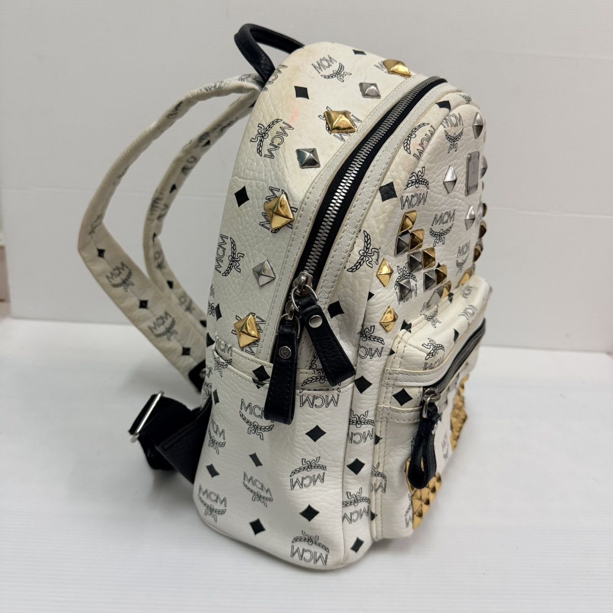 MCM MCM White Stuck Medium Backpack Size ONE SIZE - 2 Thumbnail