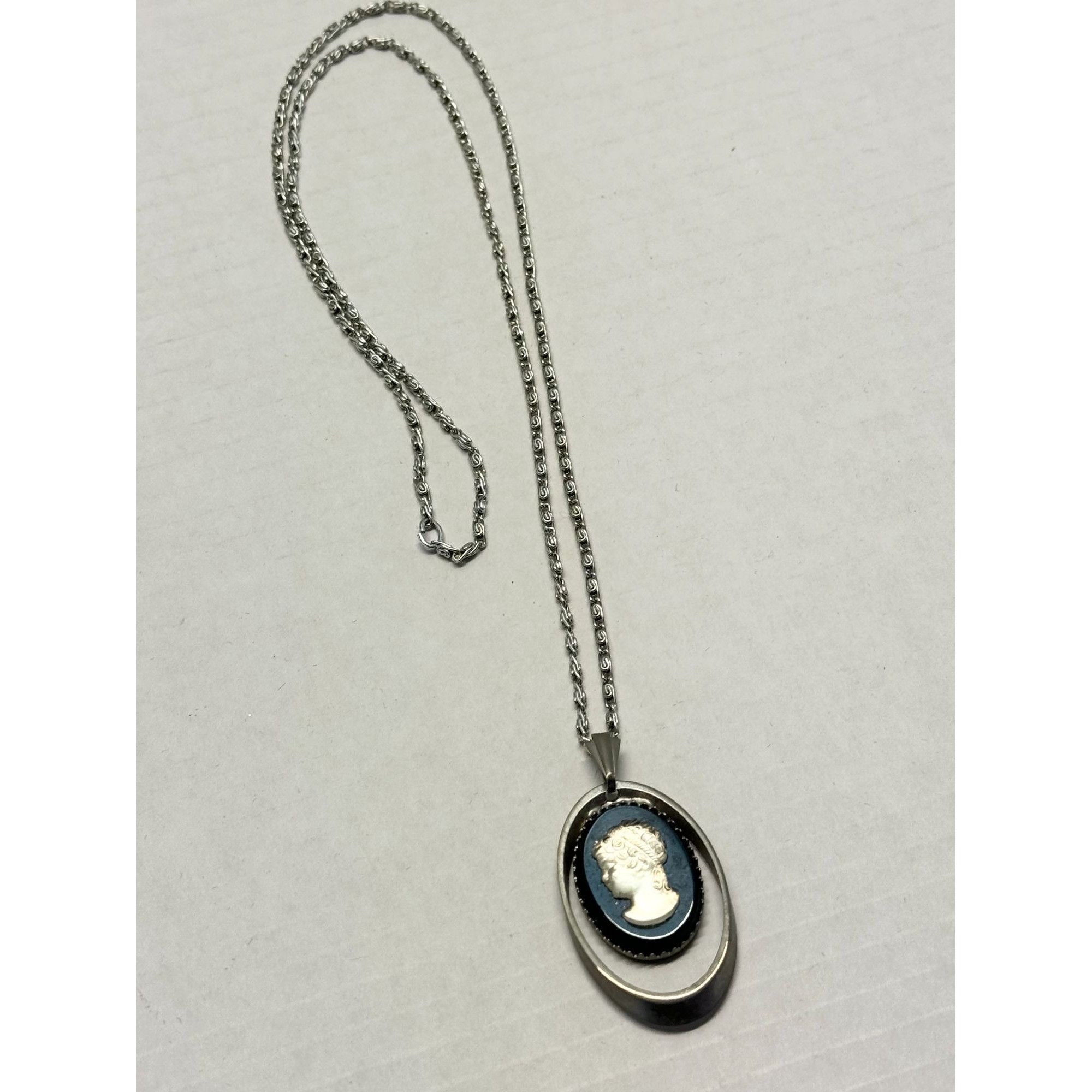 Vintage Vintage silver cameo necklace Size ONE SIZE - 3 Thumbnail