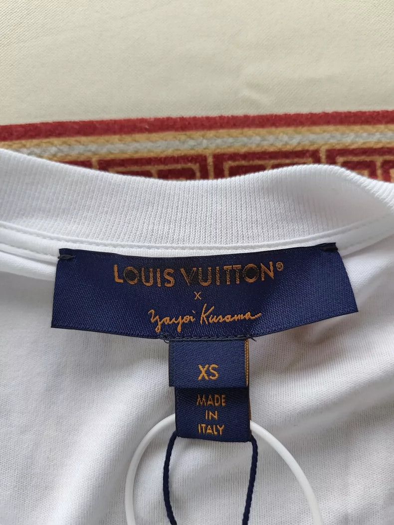 Louis Vuitton Louis Vuitton Yayoi Kusama Short Sleeves Size US XS / EU 42 / 0 - 2 Thumbnail