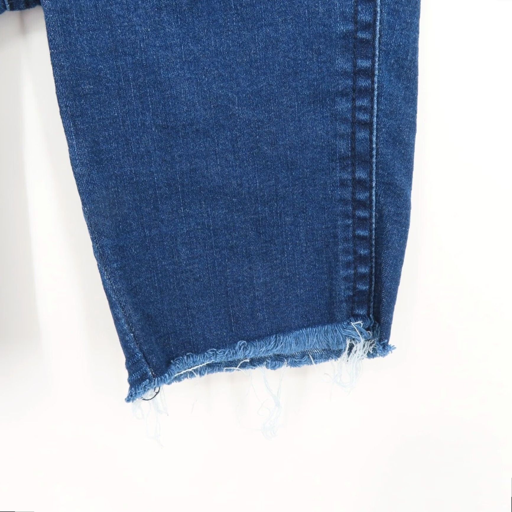 Free People Free People Womens 25 So Chic Denim Bermuda Shorts 5-Pocket Blue Pockets Denim Regular Adult Blue Jeans, 25, So Chic, Womens Size 42" / US 20 - 3 Thumbnail