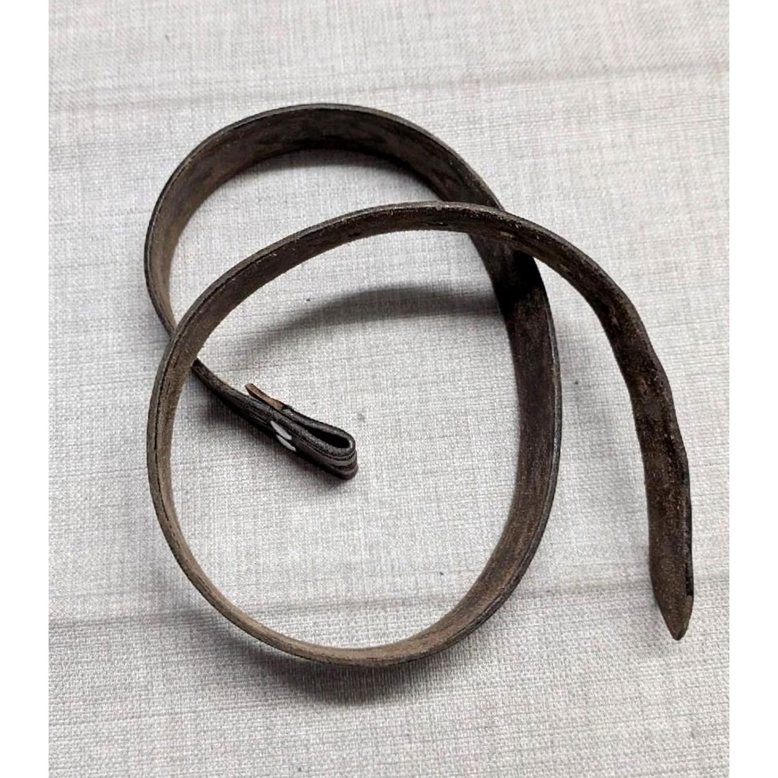 Vintage VINTAGE HANDCRAFTED buckle belt 32 cowhide leather TOOLED southwestern GEOMETRIC Men 32 Western Belt 1970s Boho Size 32 - 5 Thumbnail