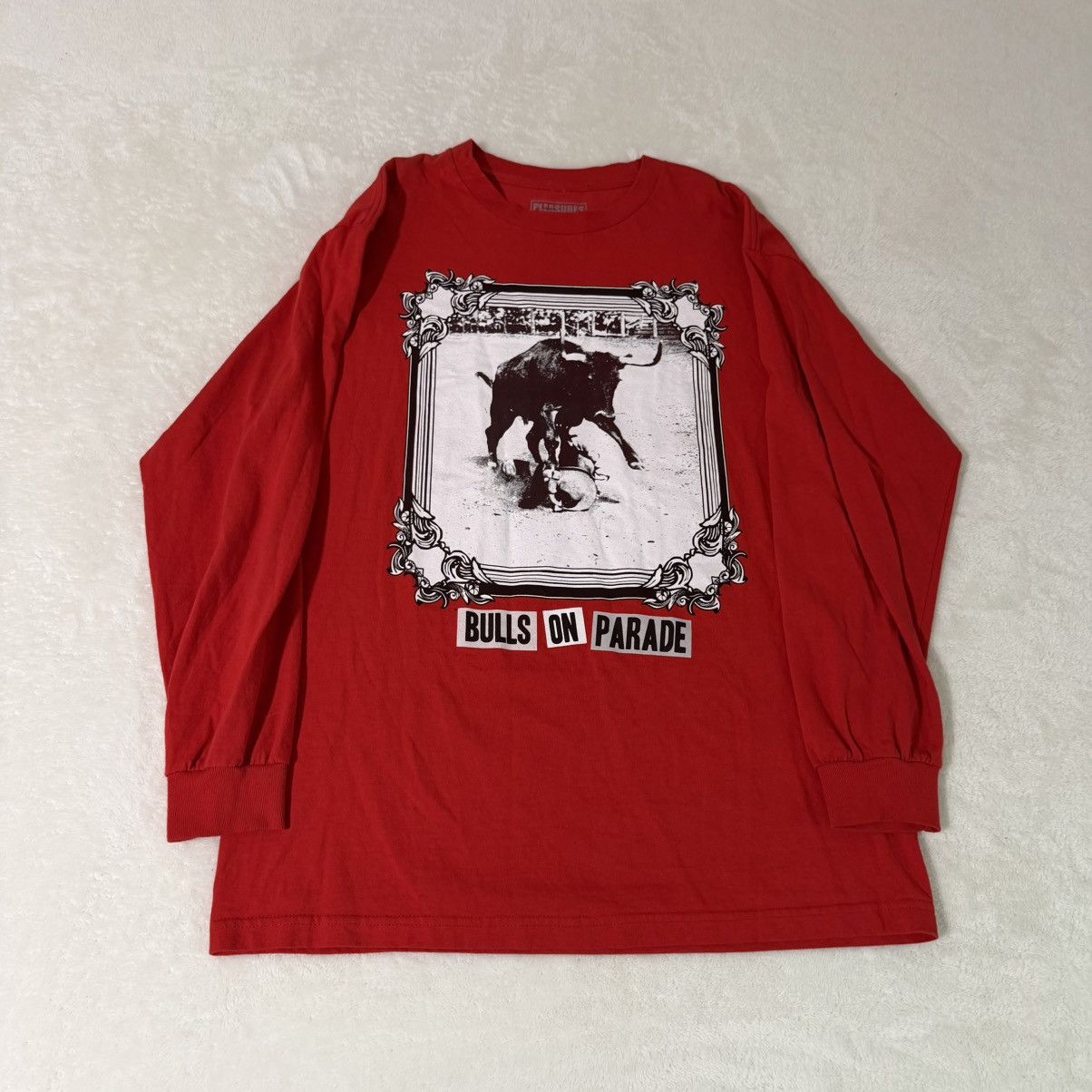 Pleasures Pleasures “Bulls On Parade” Red Long Sleeve T-Shirt Size US L / EU 52-54 / 3 - 1 Thumbnail
