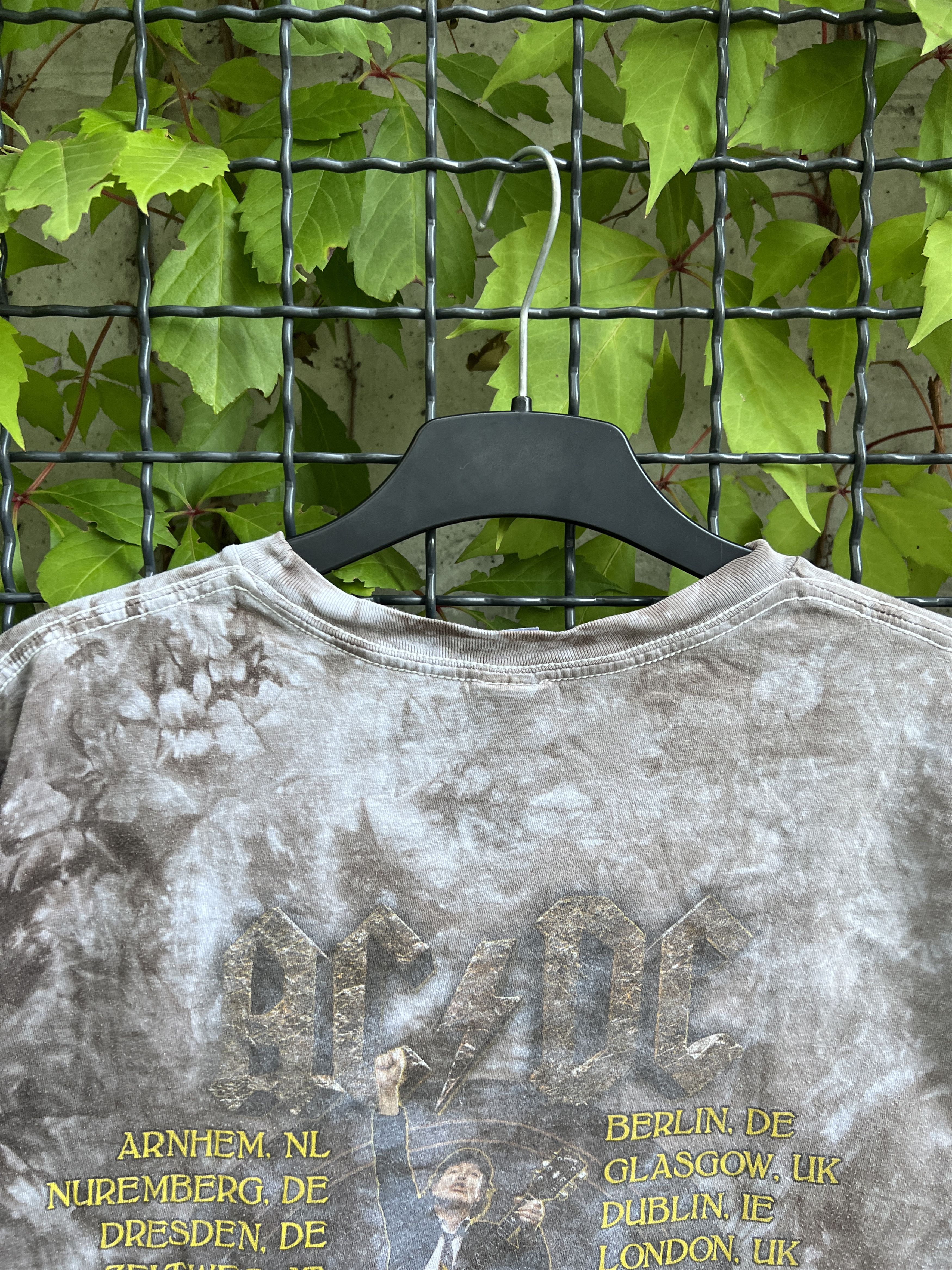 Band Tees Vintage 2015 AC/DC Rock Band Tour Tie Dye T-shirt Size US M / EU 48-50 / 2 - 13 Thumbnail