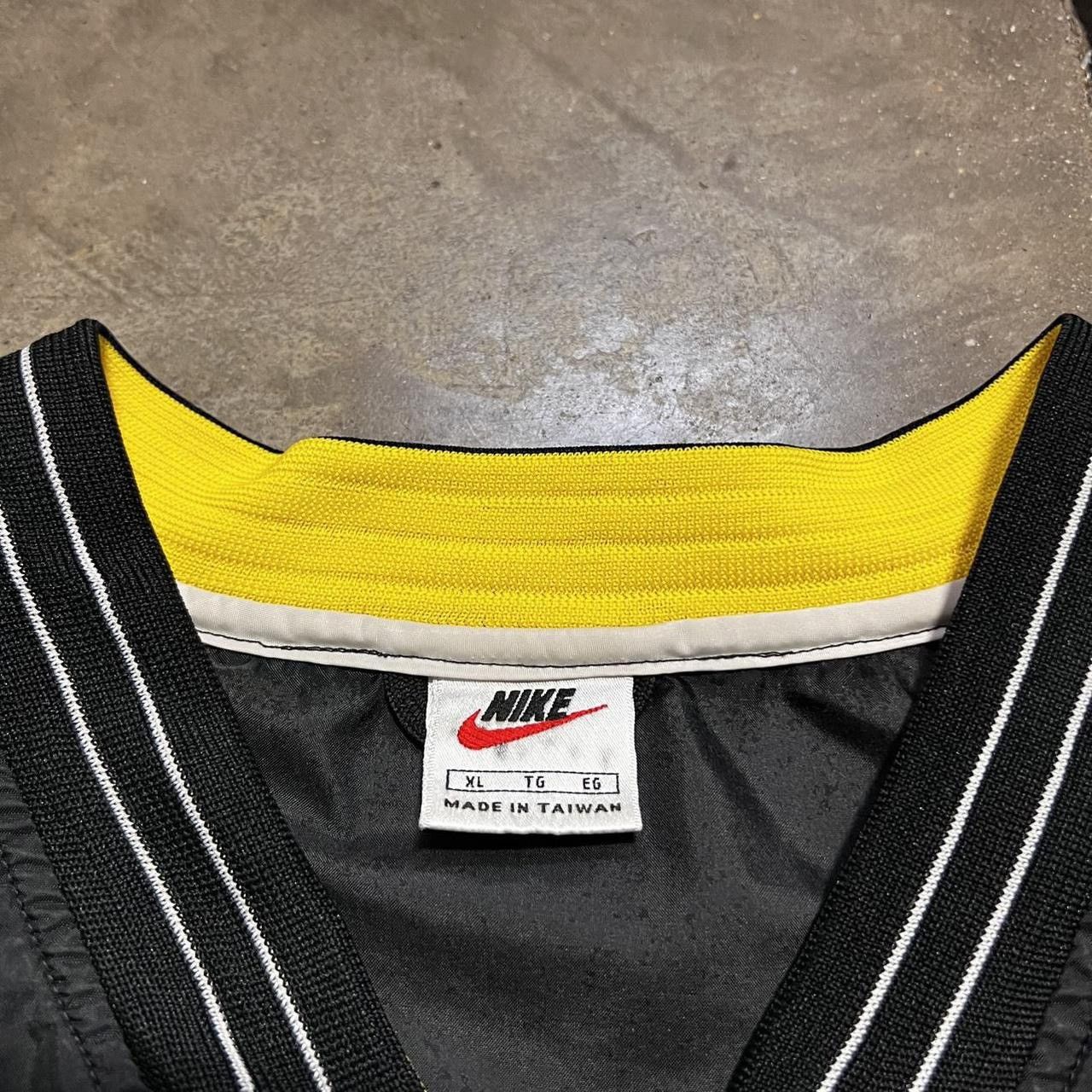 Nike Vintage Nike Windbreaker Track Jacket Pullover Center Swoosh Size US XL / EU 56 / 4 - 10 Thumbnail