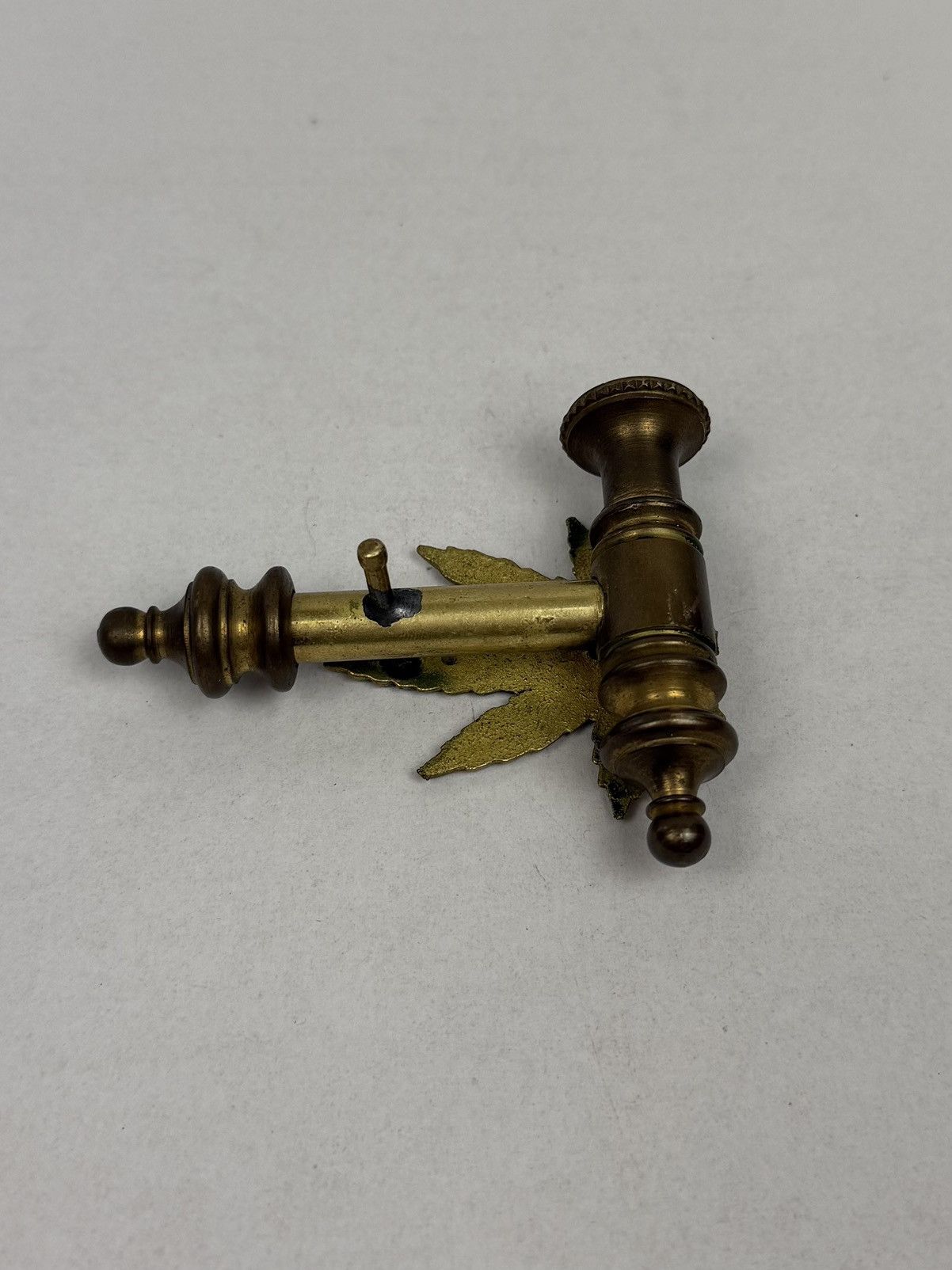 Other Vintage Marijuana Weed Leaf Brass Hippie Pipe Belt Buckle Size ONE SIZE - 6 Thumbnail