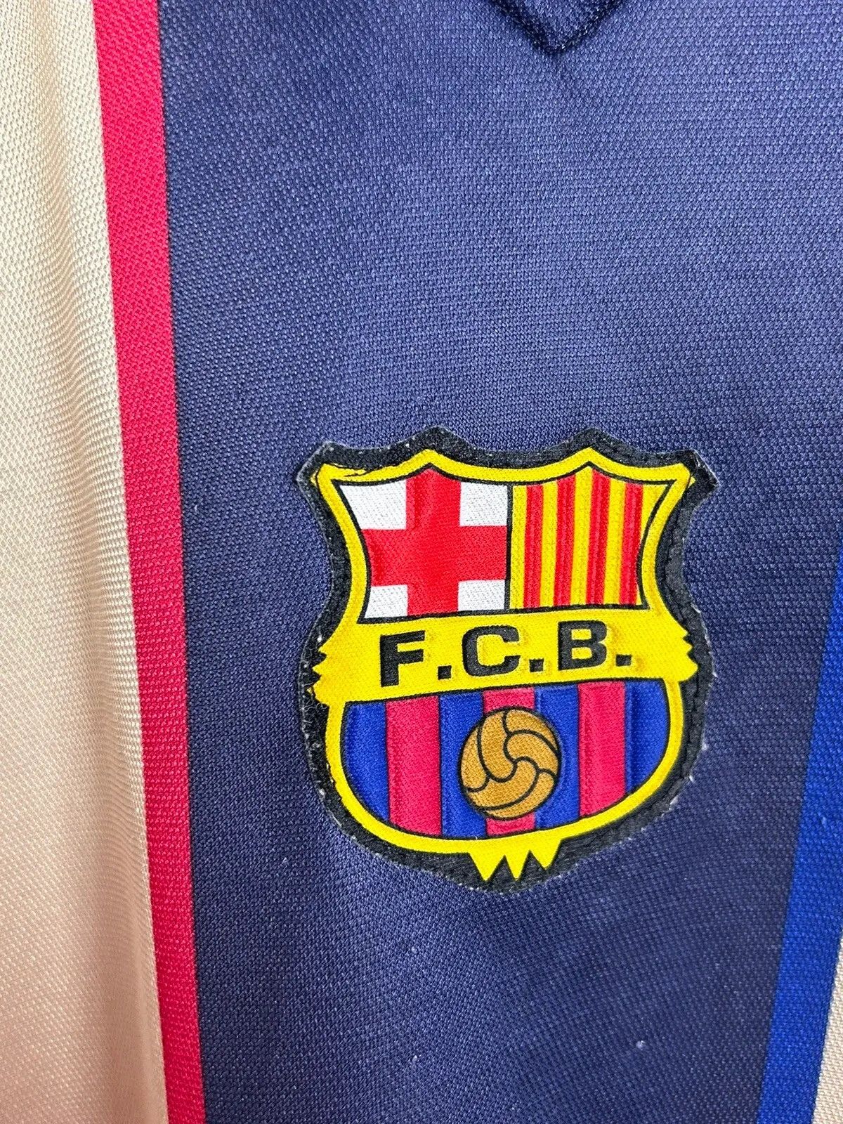 Vintage FC Barcelona Licensed 2001/02 Away Kit #7 Saviola Jersey Size US S / EU 44-46 / 1 - 6 Thumbnail