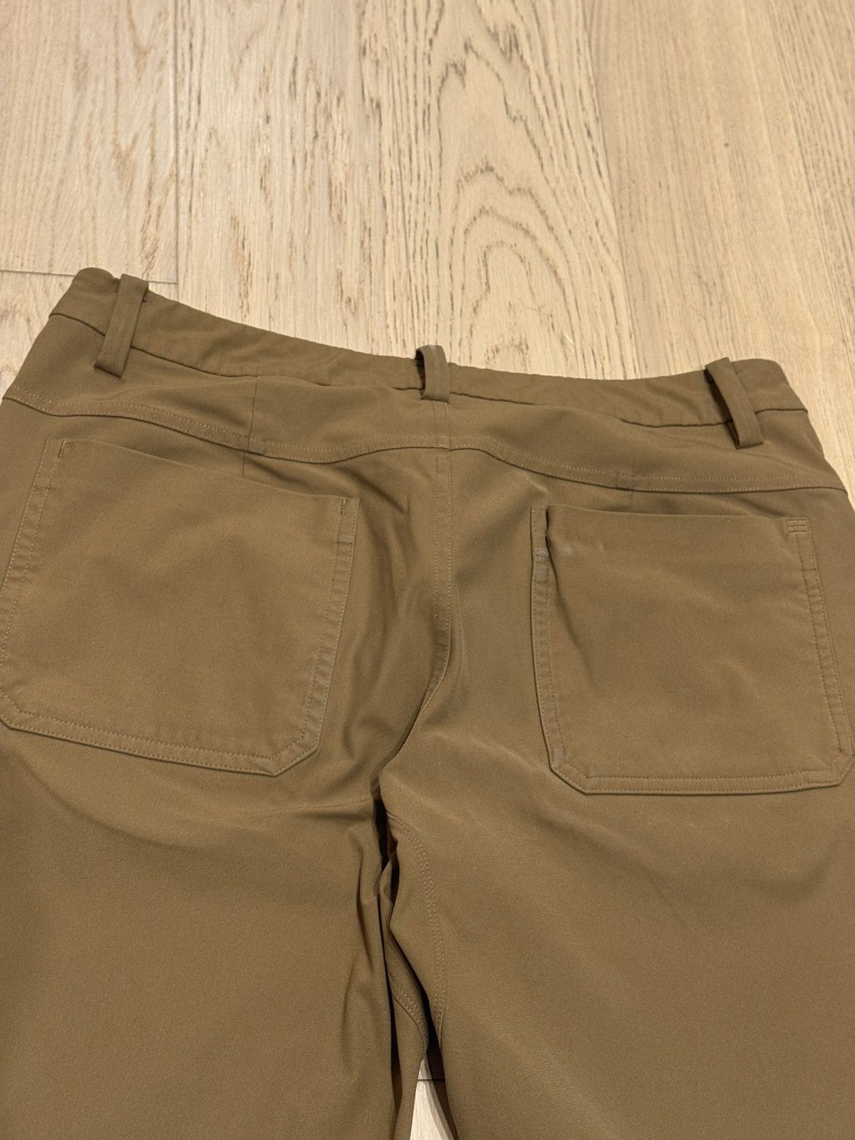 Lululemon Lululemon khaki abc trouser / chino Size US 31 - 6 Thumbnail