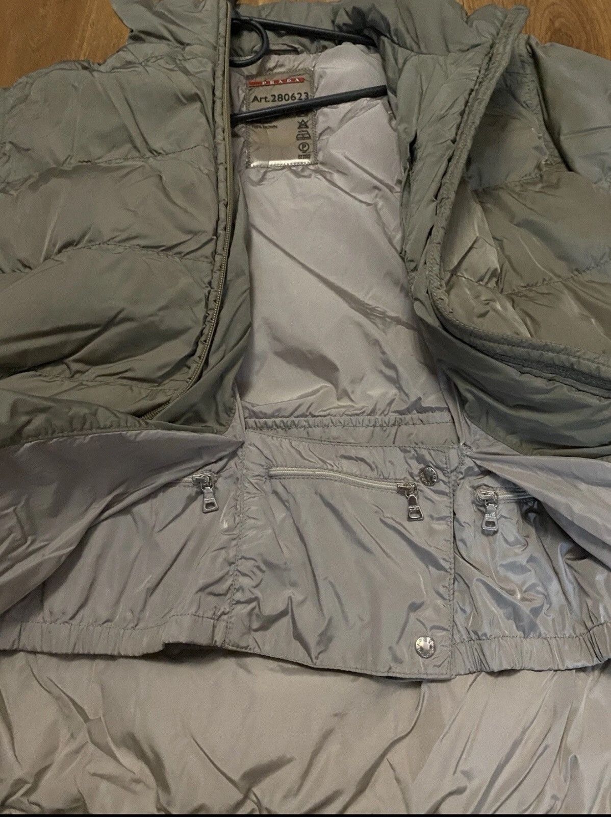 Prada Vintage Nylon Prada Ski Puffer Jacket Red Tab Sz M Size US M / EU 48-50 / 2 - 10 Thumbnail