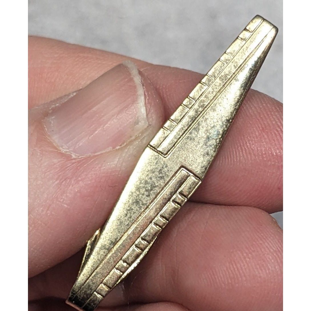 Other Vintage Etched Gold Tone Collectible Tie Clasp Size ONE SIZE - 1 Thumbnail