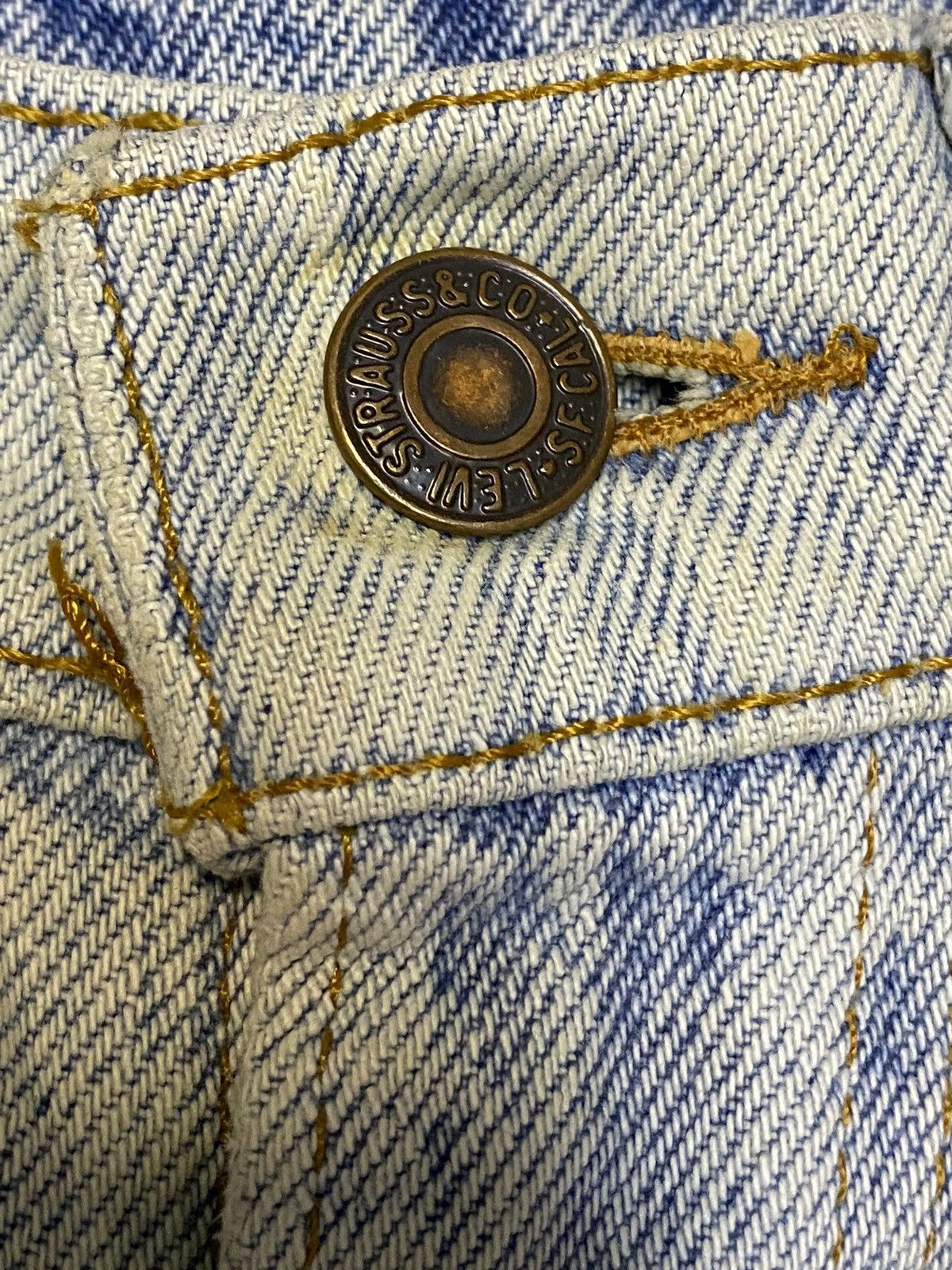 Levi's × Levi's Vintage Clothing Vintage Levis505 90s Faded Wash Distressed Loose Jeans Size US 32 / EU 48 - 11 Thumbnail