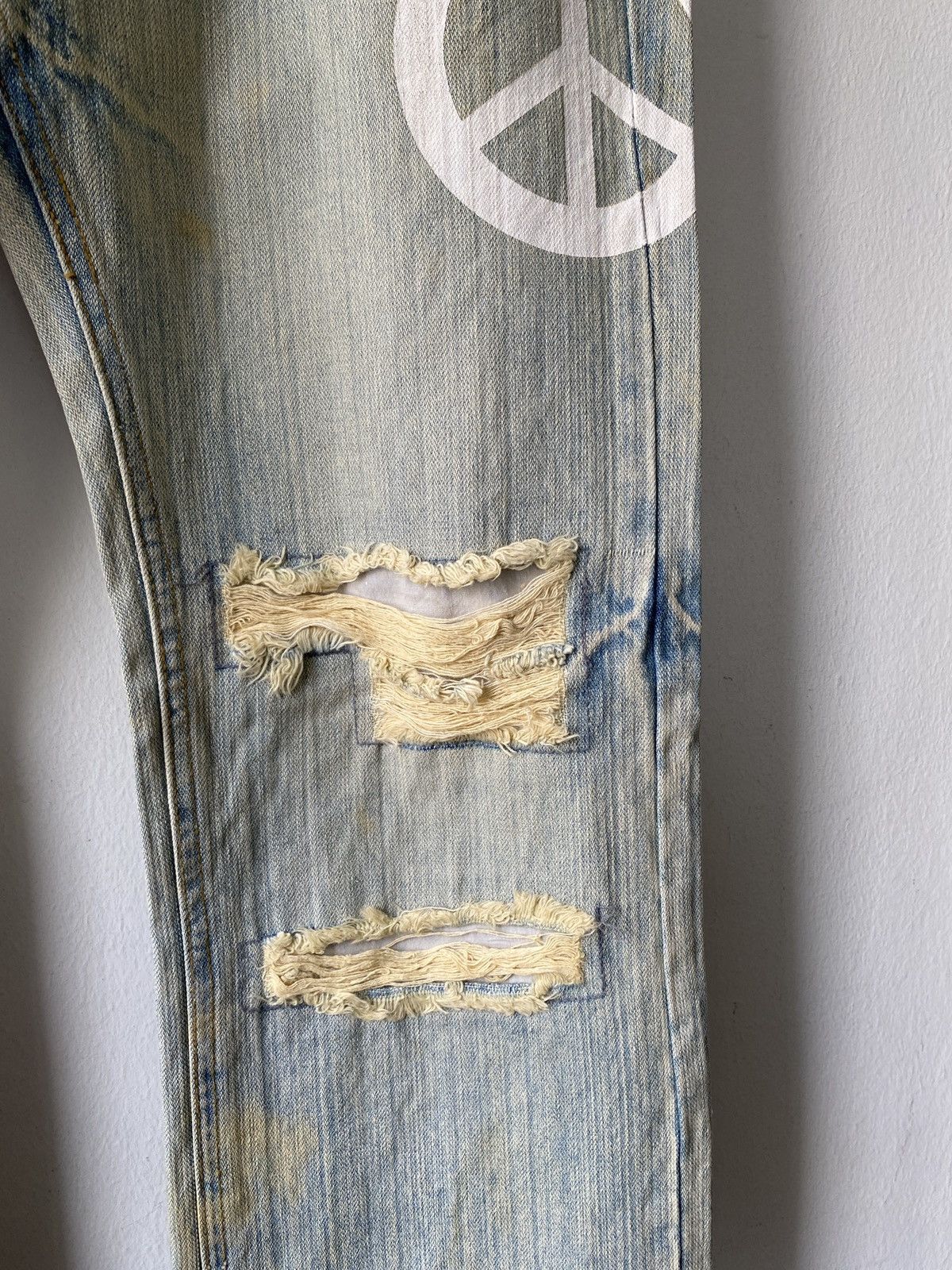 If Six Was Nine × Japanese Brand Japanese Brand Peace Design Rusty Distressed Denim Size US 33 - 7 Thumbnail
