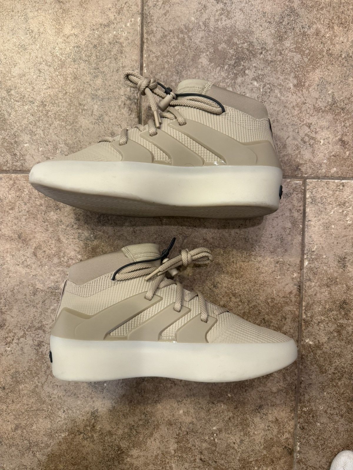 Adidas × Fear of God Fear of God men’s sneakers Size US 9 / EU 42 - 7 Thumbnail