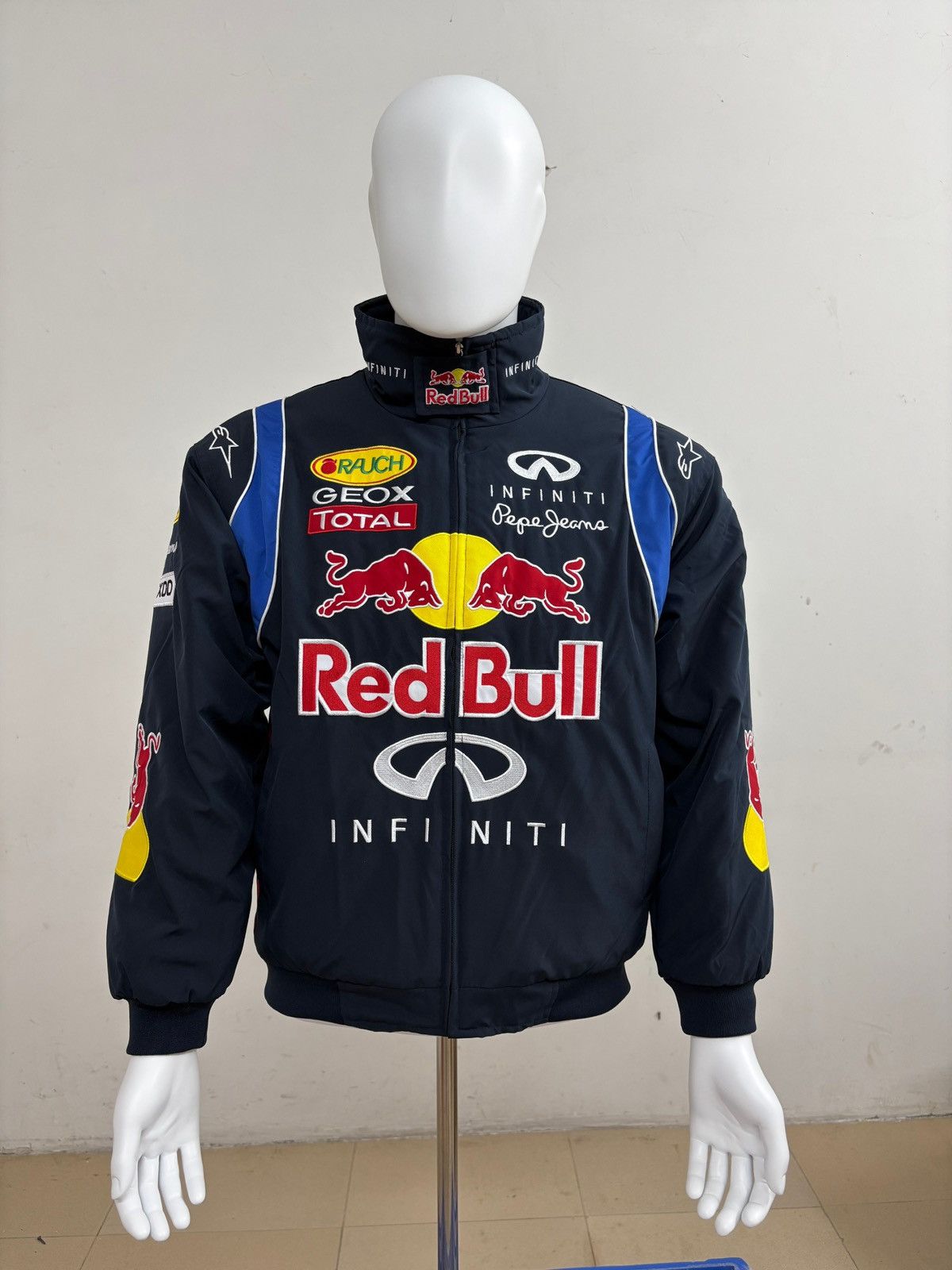 Red Bull Red Bull Racing Jacket Size US M / EU 48-50 / 2 - 1 Thumbnail