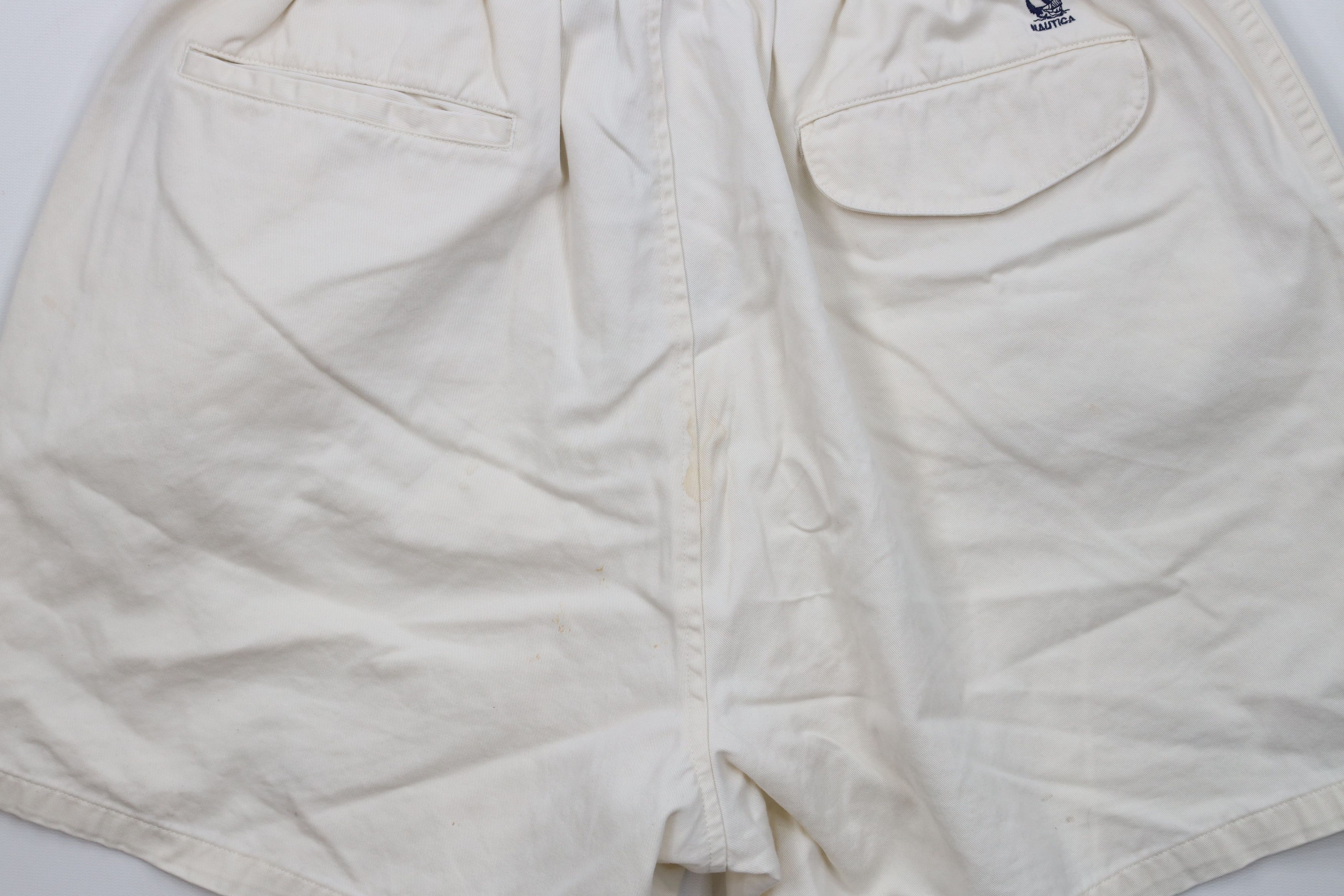 Nautica × Vintage Vintage 90s Nautica Above Knee Shorts Cream Cotton Size US 34 / EU 50 - 12 Thumbnail